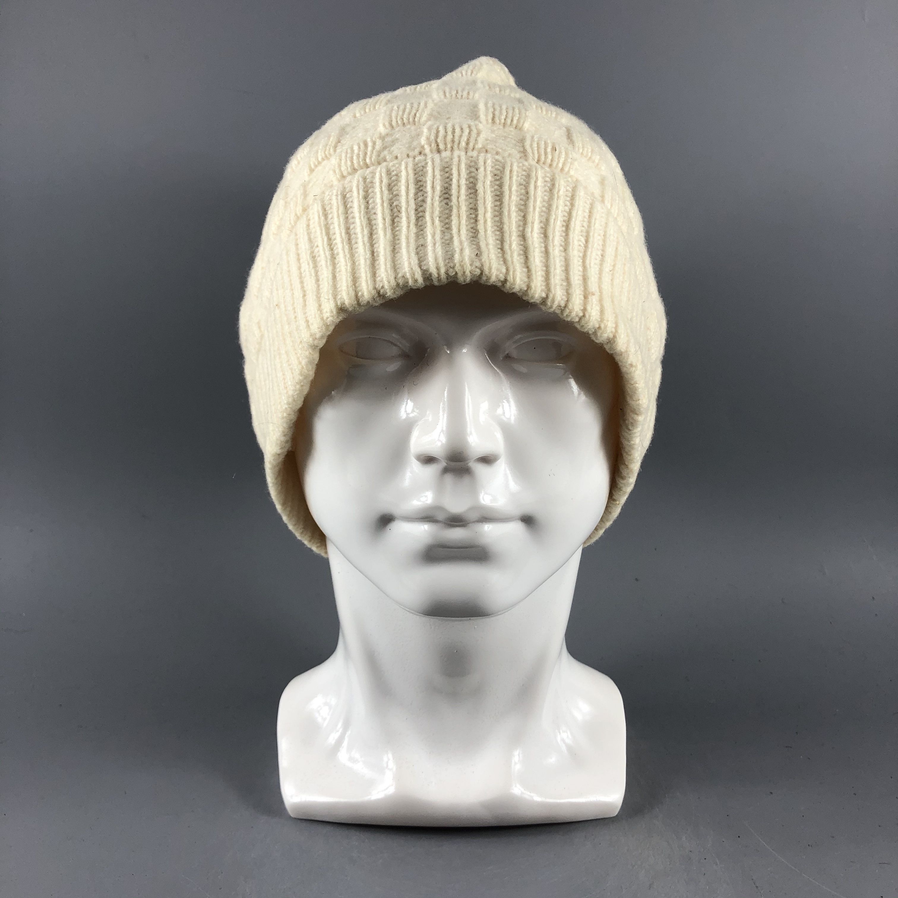 image of Womens Checker Design Uniqlo Beanie Snow Hat Snow Cap -D432 in White
