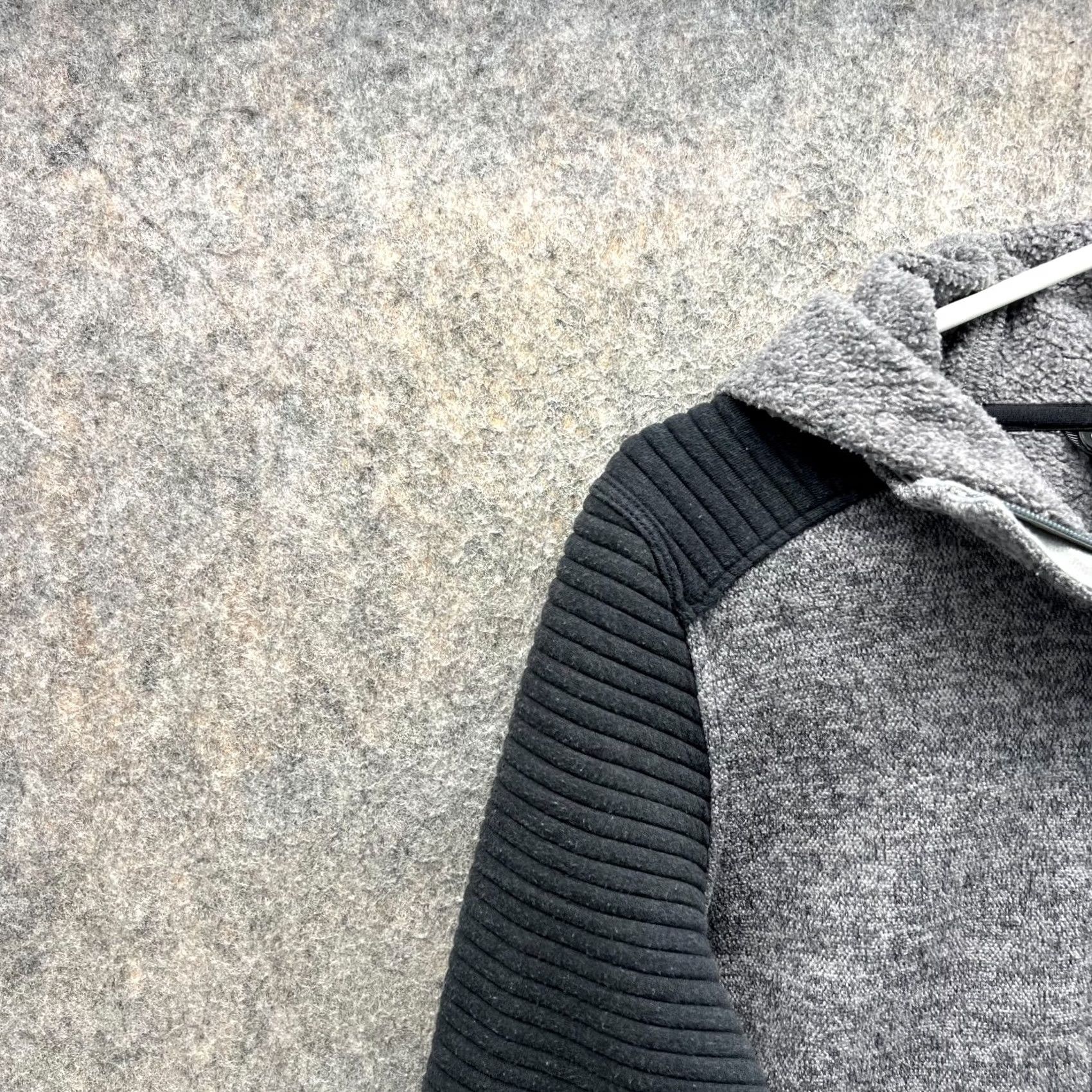 The North Face VINTAGE The North Face Hoodie Women Small Gray Fleece Full Zip Jacket Drawstring Ribbed Pattern: Solid, Logo, Size S / US 4 / IT 40 - 6 Thumbnail