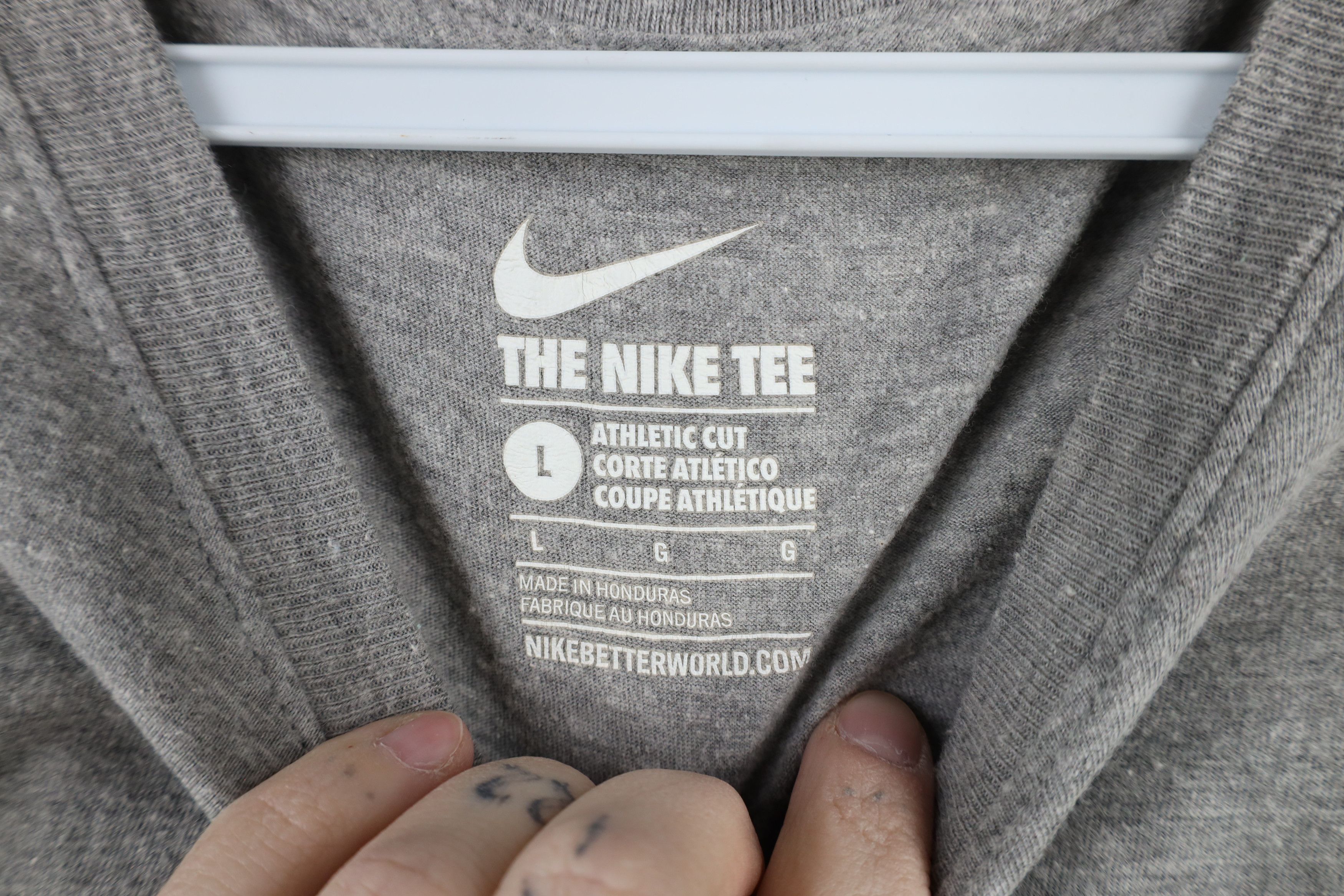 Nike × Vintage Nike Issued University of Michigan Wrestling T-Shirt Gray Size US L / EU 52-54 / 3 - 5 Thumbnail