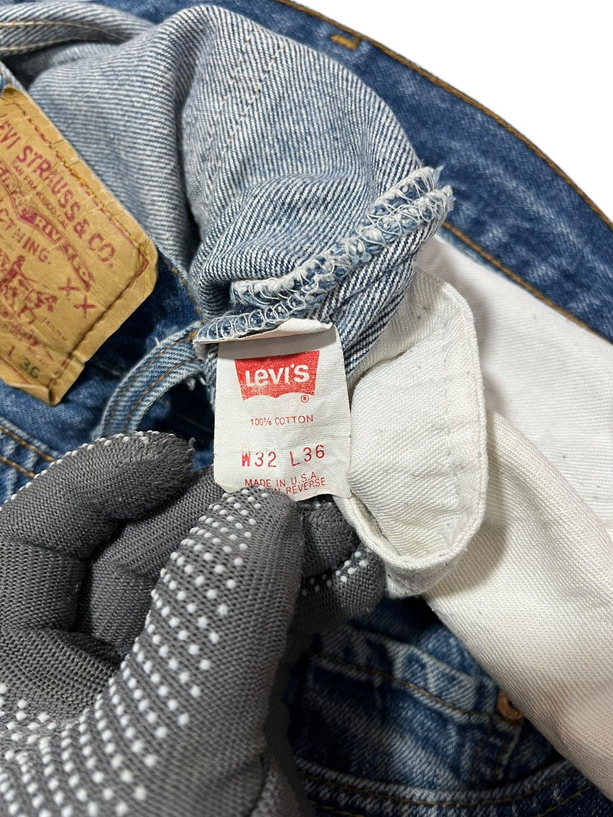 Levi's × Vintage VINTAGE LEVIS 501xx MADE IN USA JEANS Size US 31 - 9 Thumbnail