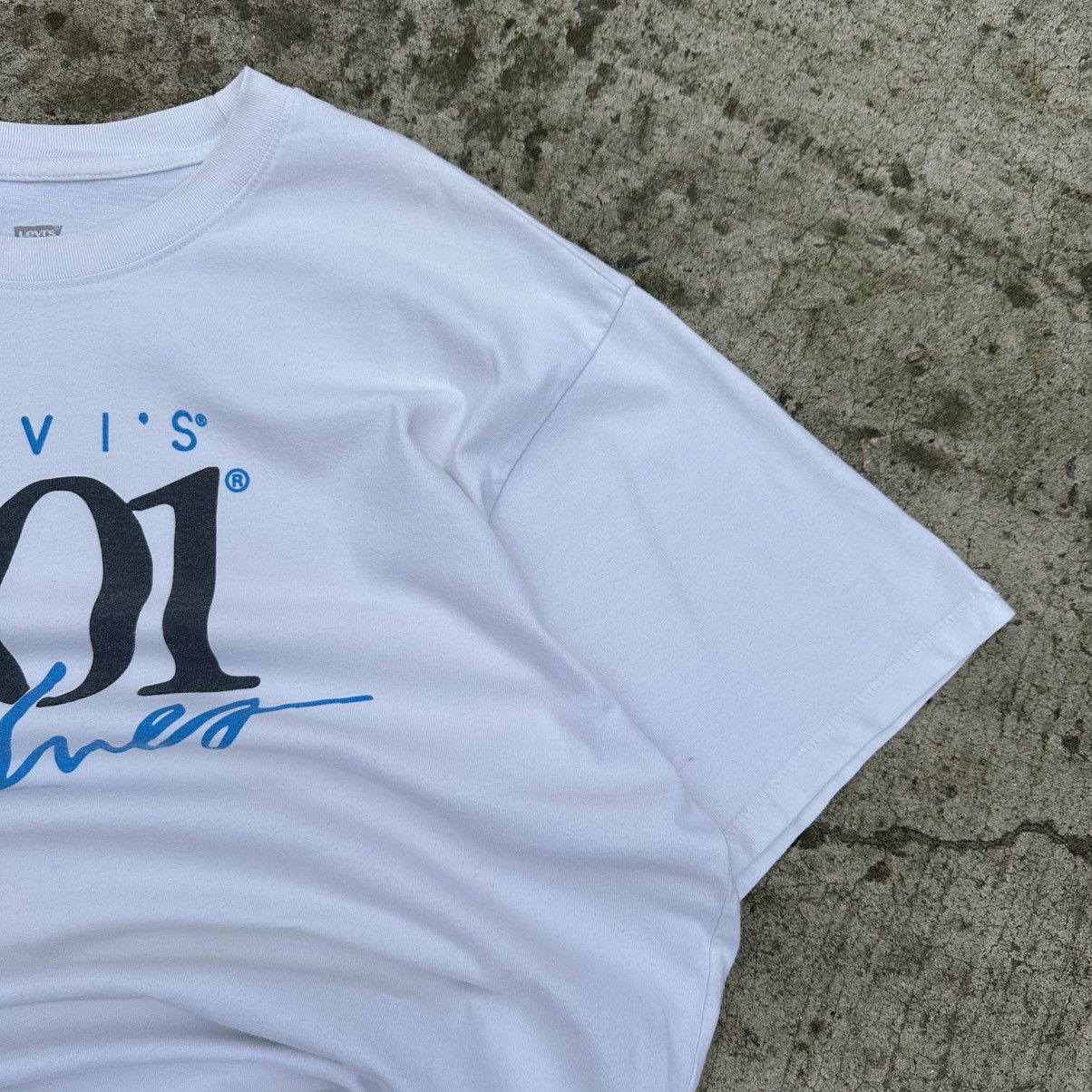 Levi's Vintage Clothing Vintage Levi’s 501 Blues T-shirts Big Logo Size L Y2K 00s Size US L / EU 52-54 / 3 - 5 Thumbnail