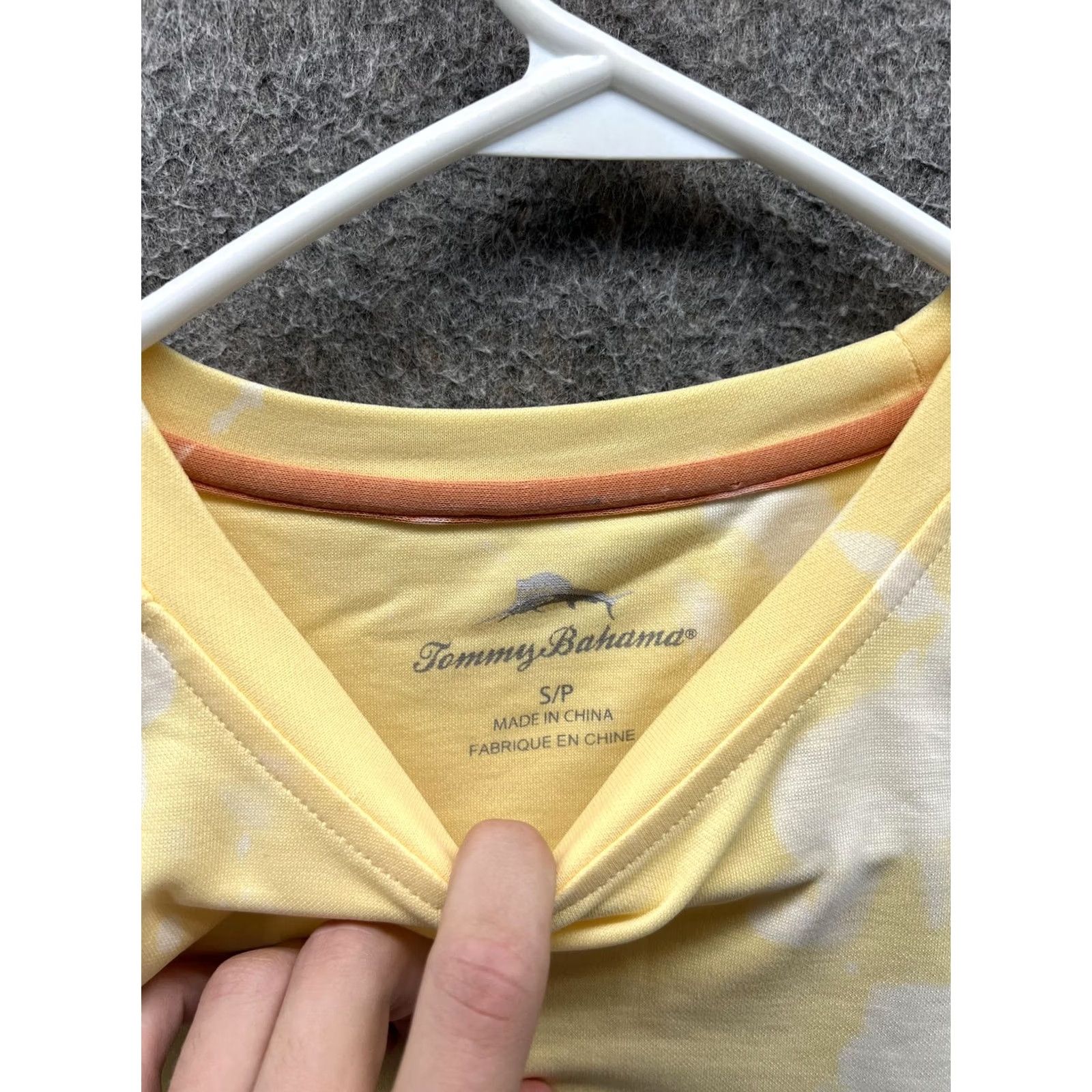 Tommy Bahama Tommy Bahama Shirt Mens Small Yellow Bleach Dye Tagless Tee Summer Casual Short Sleeve Crew Neck Jersey Tee Mens S Size US S / EU 44-46 / 1 - 7 Thumbnail