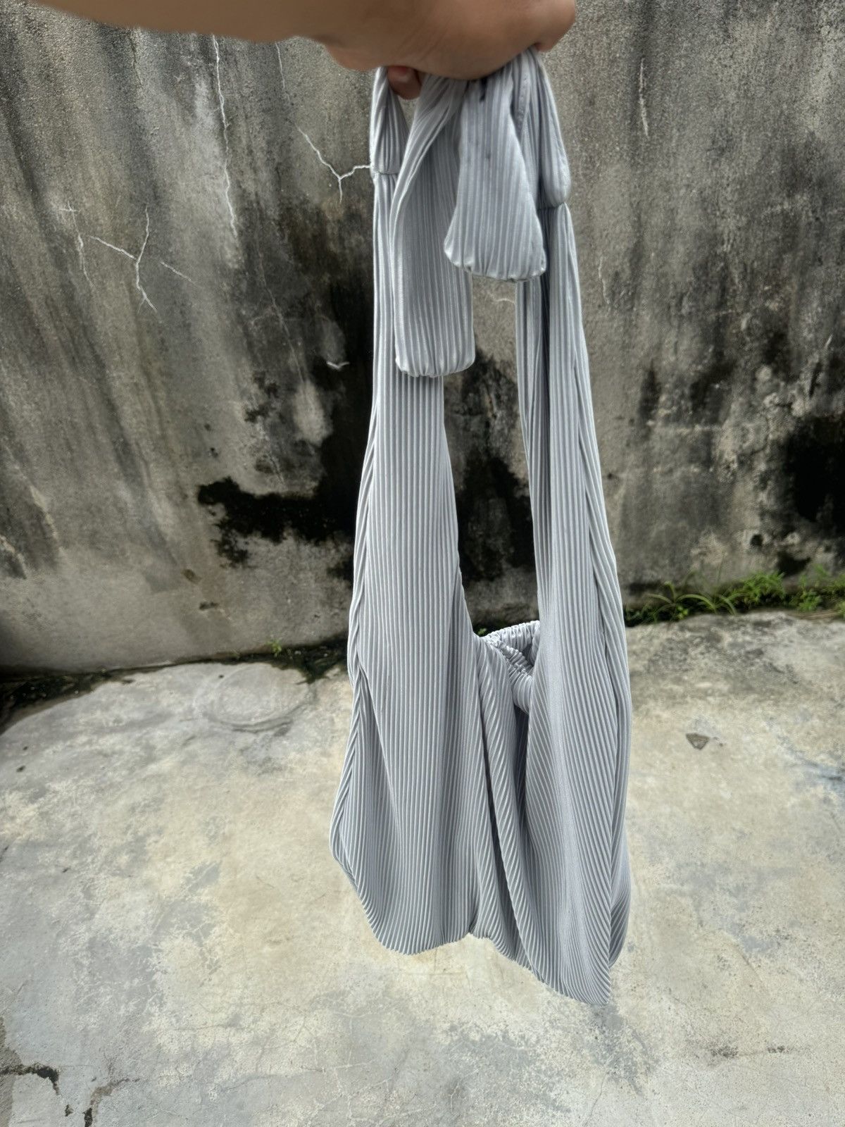 Designer × Issey Miyake × Japanese Brand Pleated Carry Bag Inspired Issey Miyake by Mono Comme ca Size ONE SIZE - 10 Thumbnail