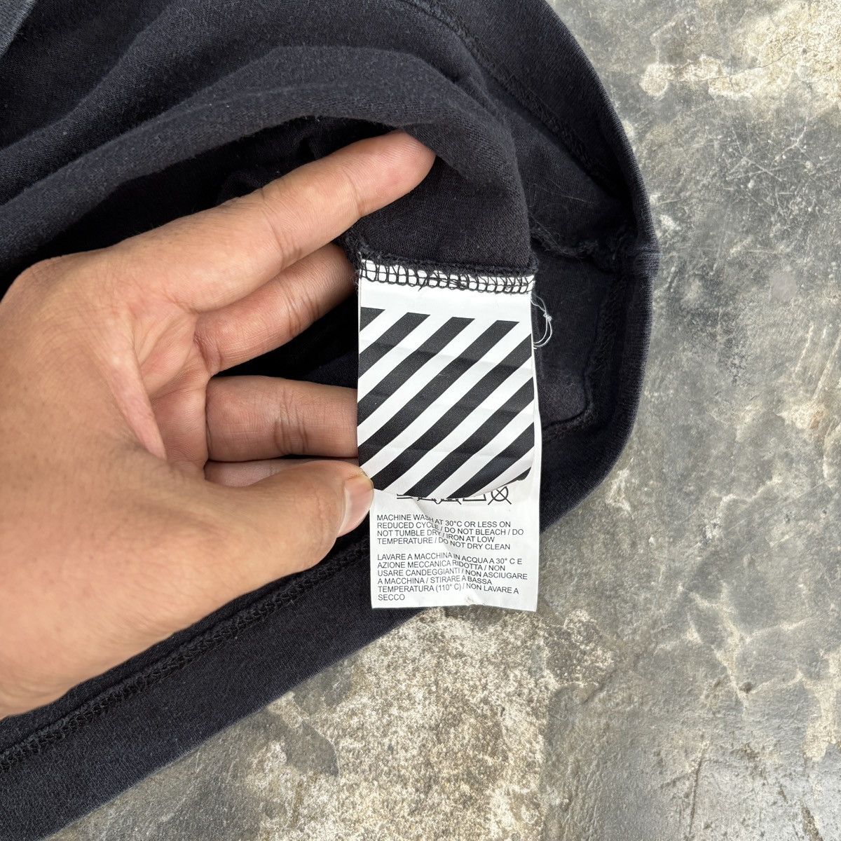 Off-White Off-white diagonal skull logo tee Size US M / EU 48-50 / 2 - 9 Thumbnail