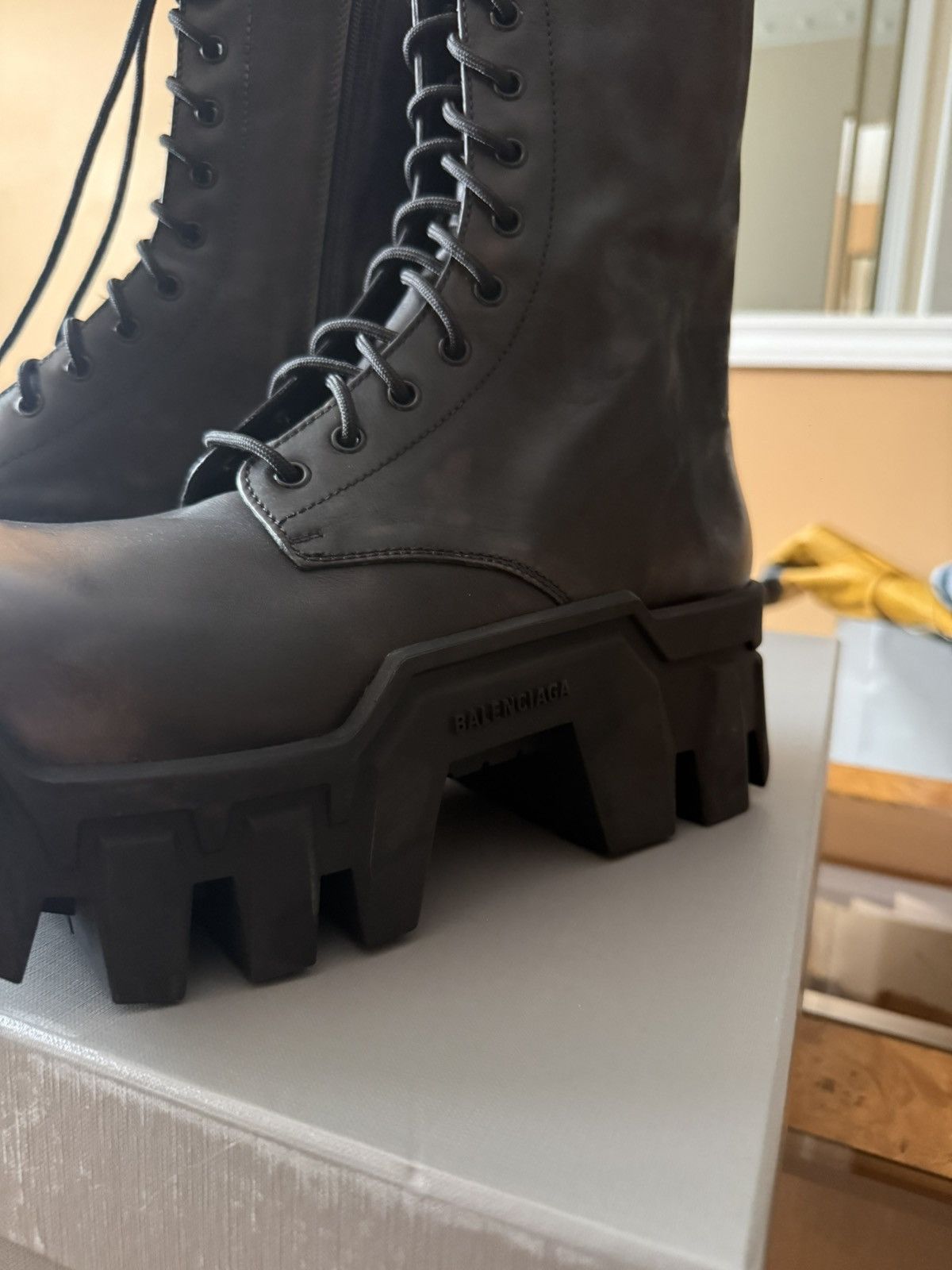 Balenciaga Balenciaga Bulldozer Lace Up Boot Size US 9 / EU 42 - 5 Thumbnail