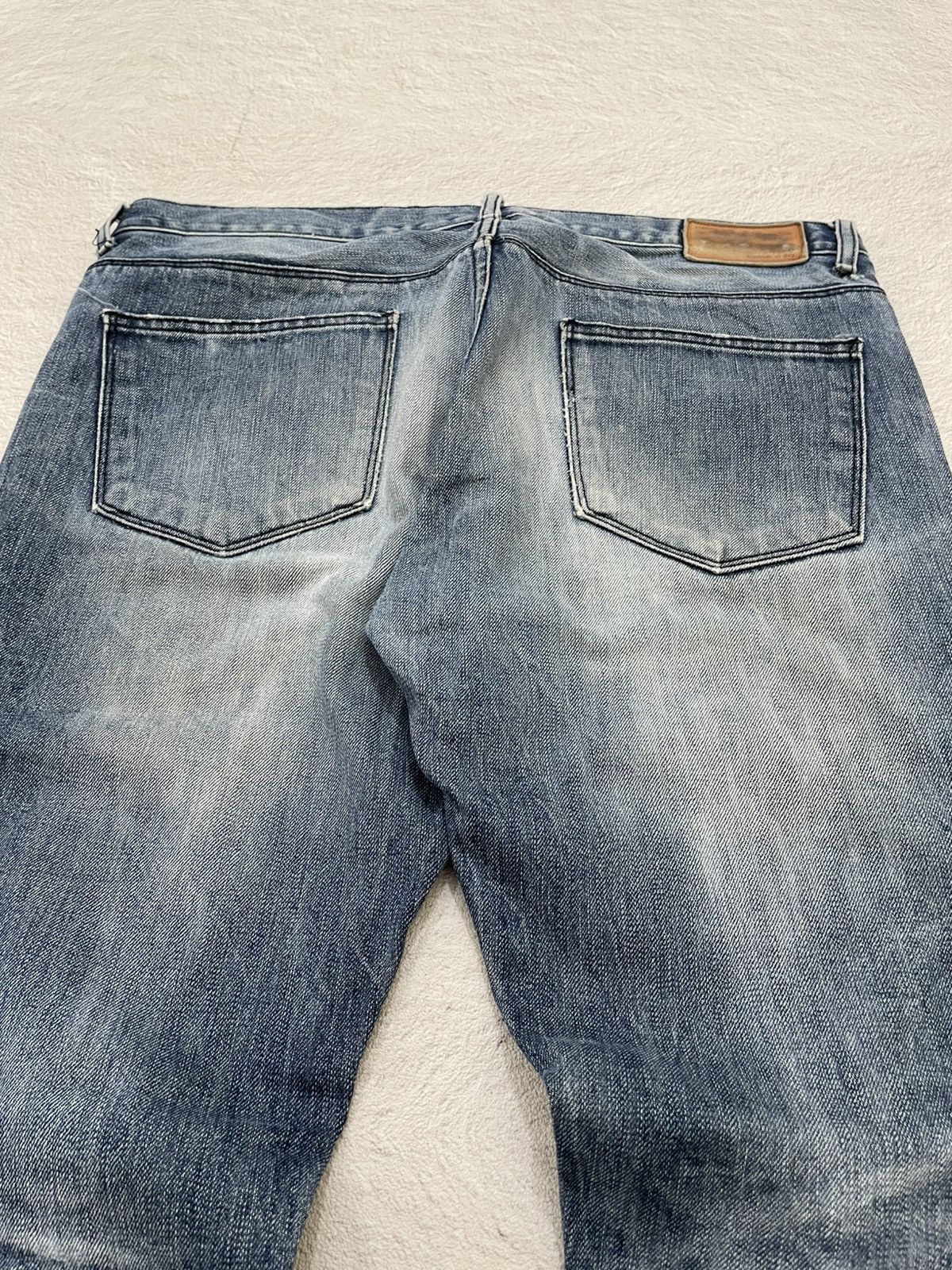 Japanese Brand 2000s Blue Denim Fading Y2K Size US 34 / EU 50 - 7 Thumbnail