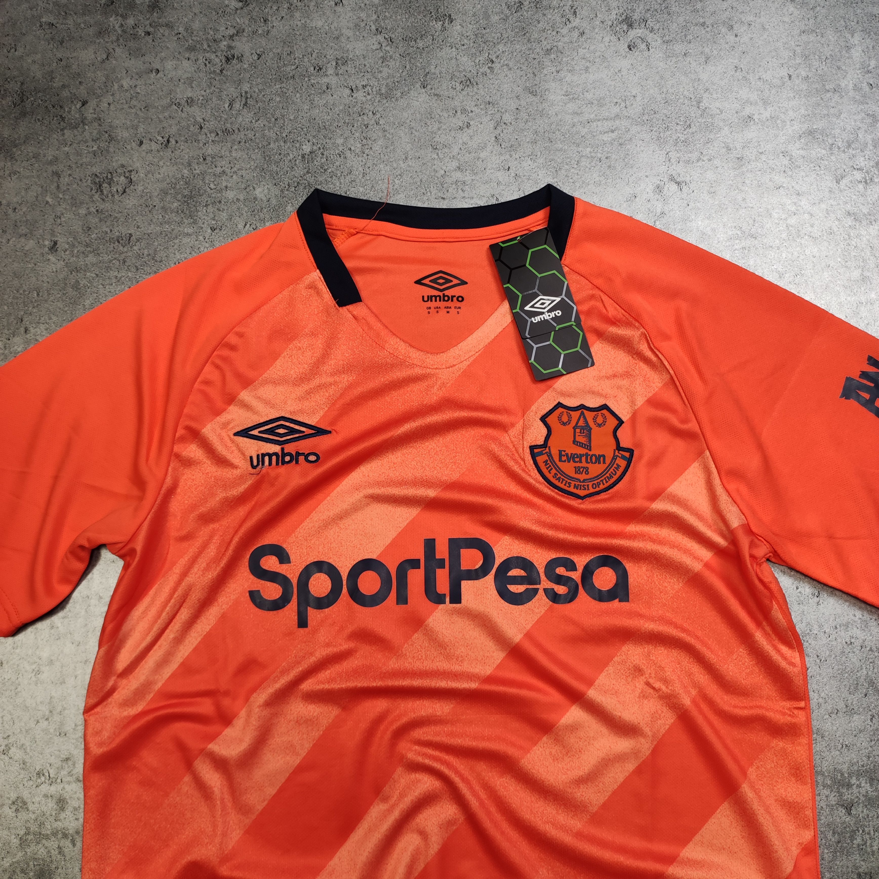 Other RARE Umbro x Everton FC Football Soccer 2019 Away Jersey Size US S / EU 44-46 / 1 - 3 Thumbnail