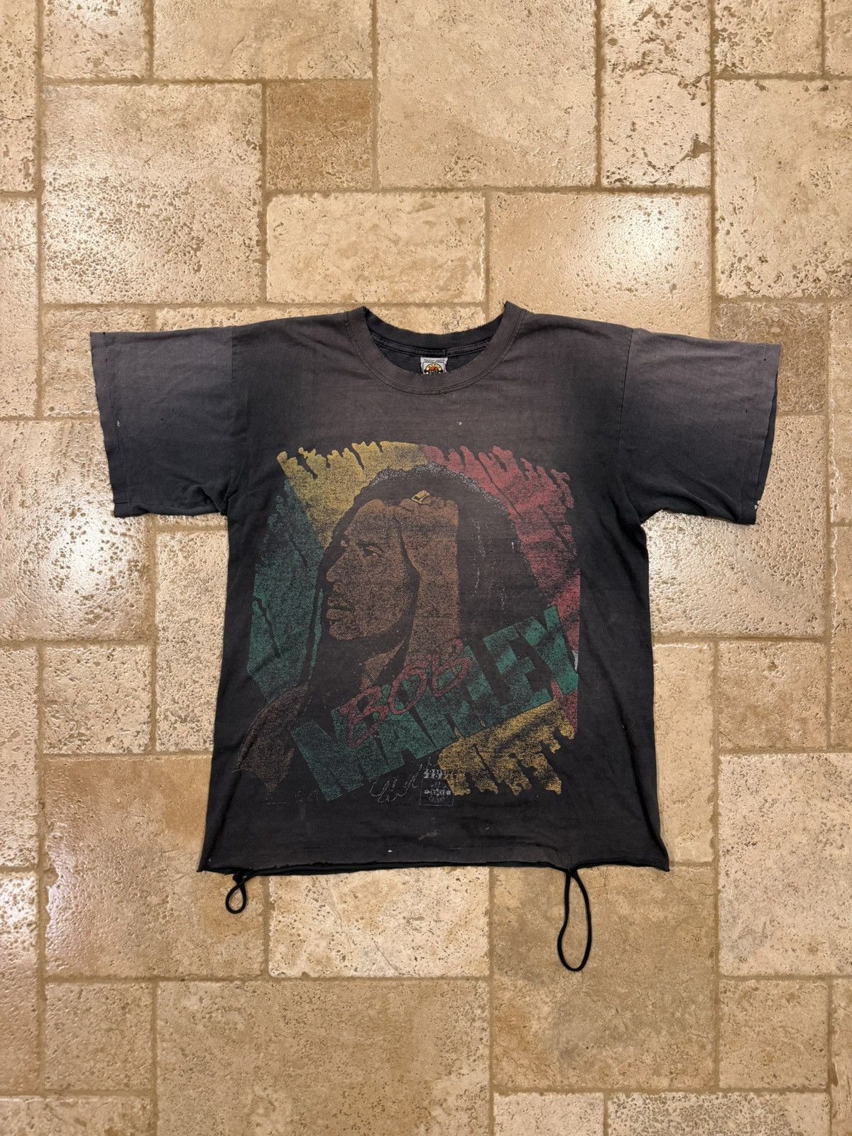 Vintage Vintage Bob Marley Thrashed Faded Early 90’s Jamaica Tee Size US XL / EU 56 / 4 - 3 Thumbnail