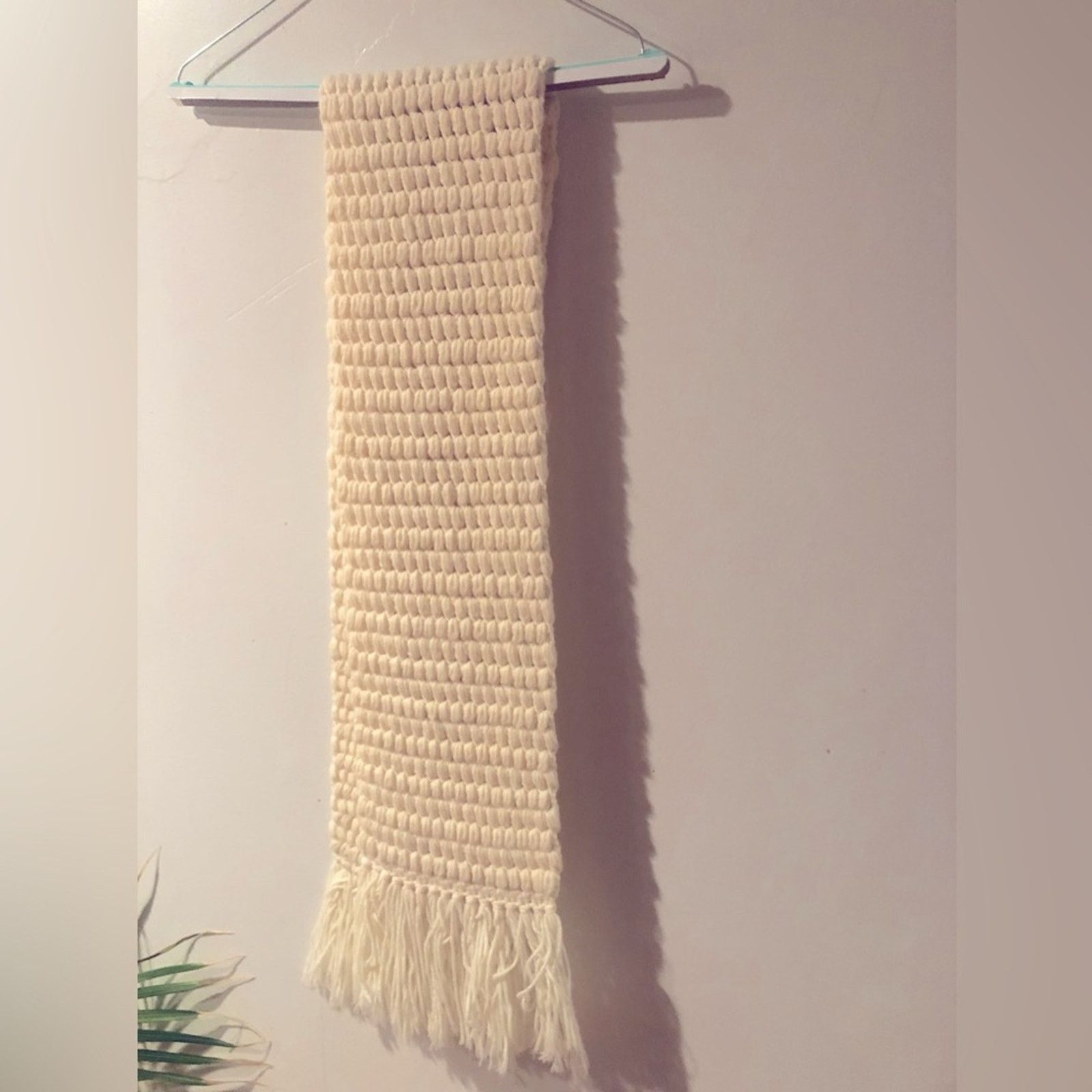 NBDN Nobrandedon Thick Hand knitted cream scarf Size ONE SIZE - 2 Thumbnail