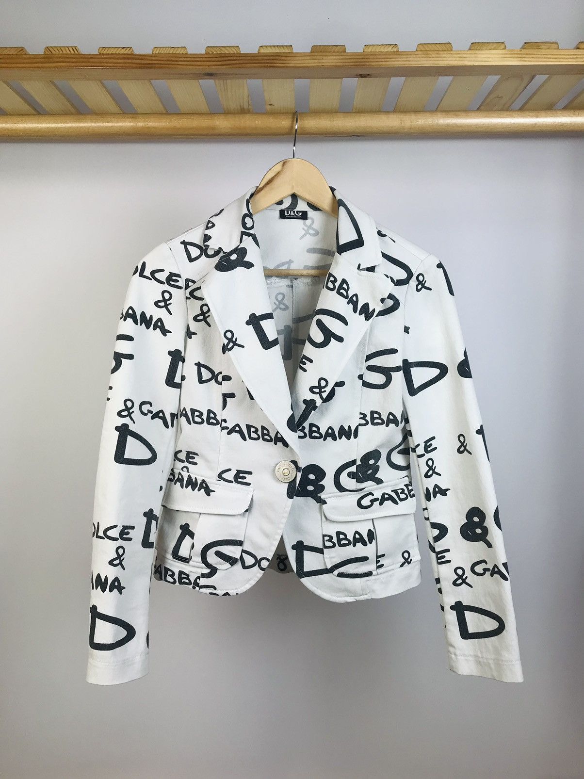 Dolce gabbana luxury vintage dolce gabbana black and white full
