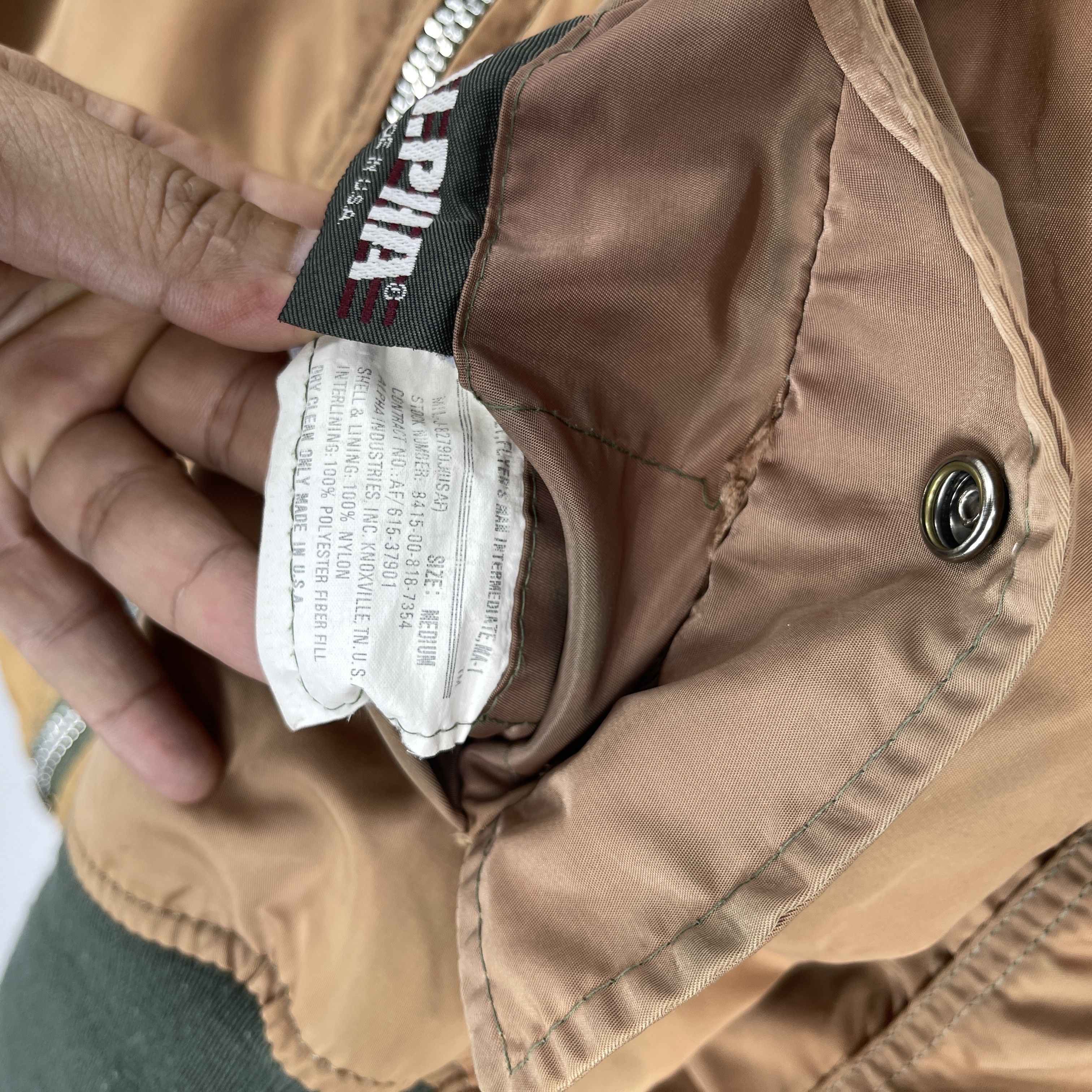 Alpha Industries Vintage ALPHA INDUSTRIES Ma-1 Flight Distressed Jacket Size US M / EU 48-50 / 2 - 11 Thumbnail