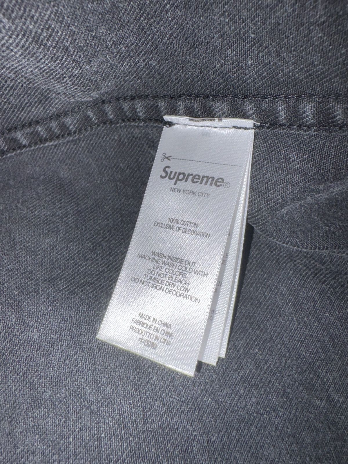 Supreme *NEW* Supreme Appliqué Denim Shirt Size US M / EU 48-50 / 2 - 14 Thumbnail