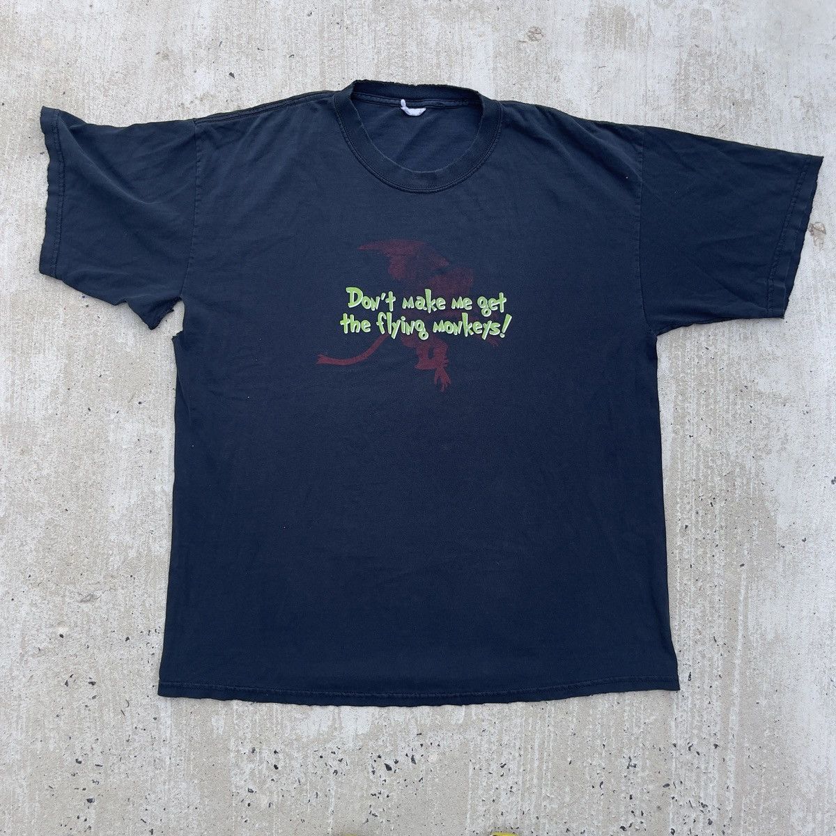 Vintage Vtg Thrashed DONT MAKE ME CALL THE FLYING MONKEYS Shirt Size US XXL / EU 58 / 5 - 1 Thumbnail