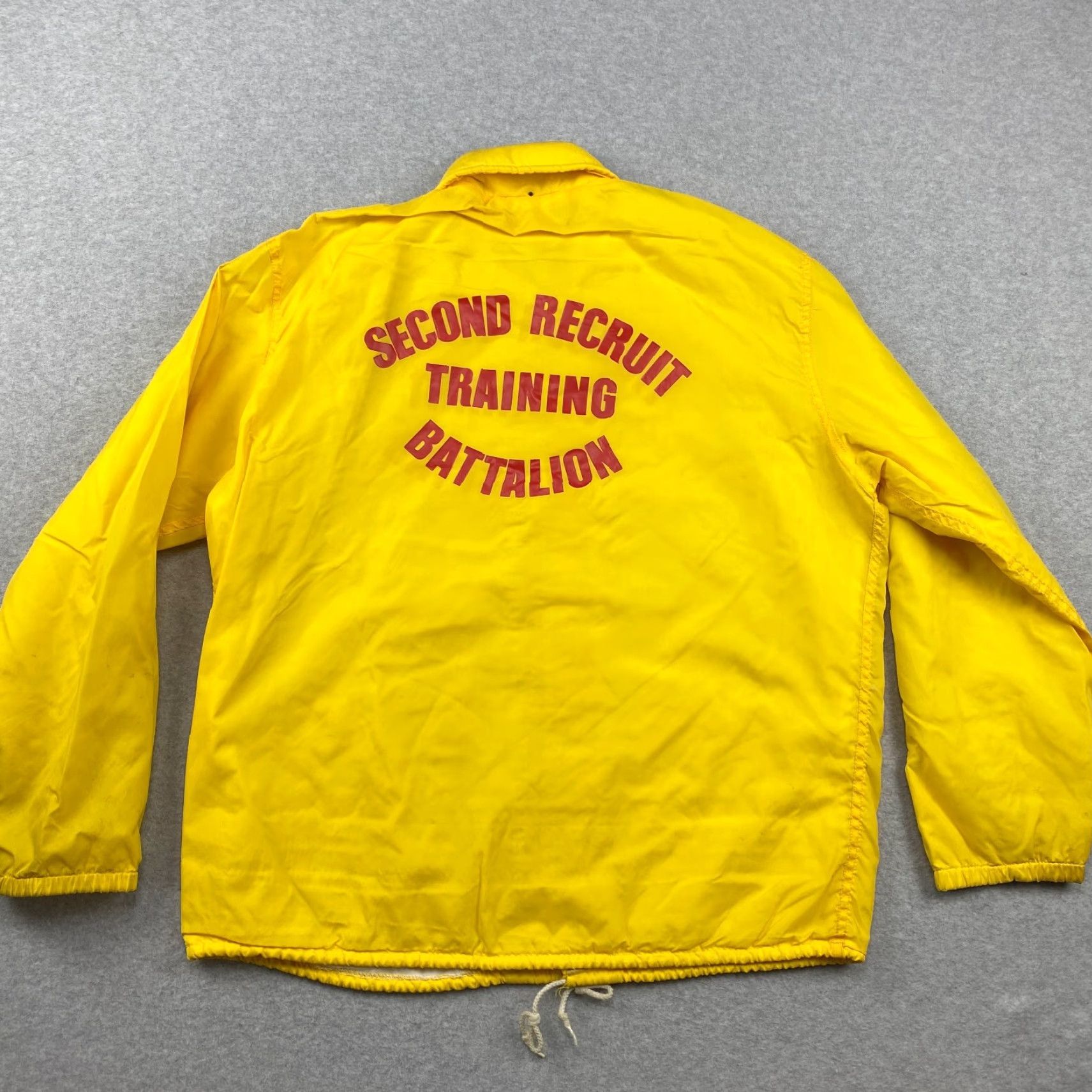 Dunbrooke VINTAGE Dunbrooke Jacket Mens L Yellow Nylon Snap Windbreaker All Seasons Pockets Logo Military Size US L / EU 52-54 / 3 - 6 Thumbnail
