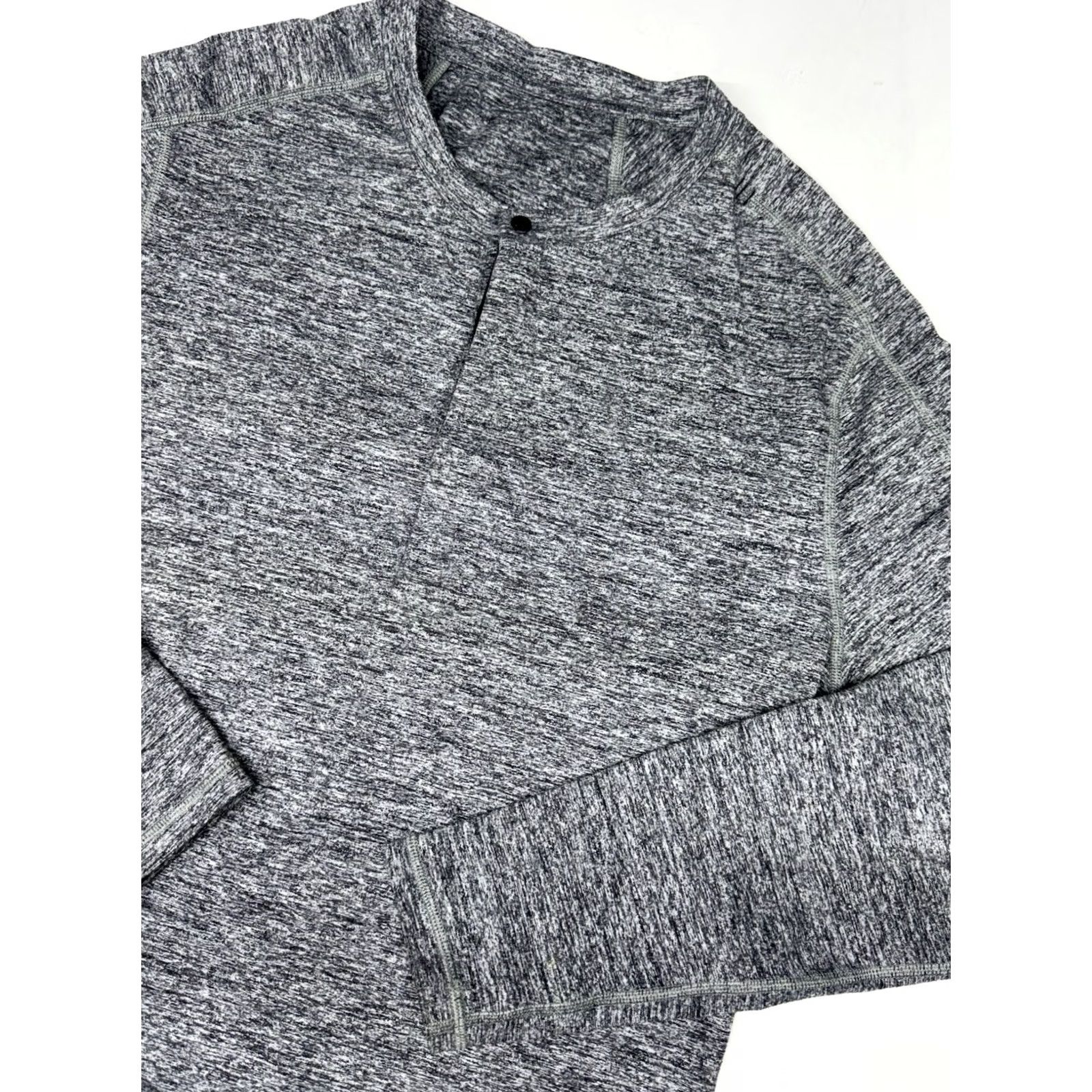 Lululemon Lululemon Surge Henley Button T-Shirt Mens Medium Gray Heather Athletic Long Sleeve Buttoned Pullover Moisture Wicking All Seasons Activewear Shirt Size US M / EU 48-50 / 2 - 2 Thumbnail