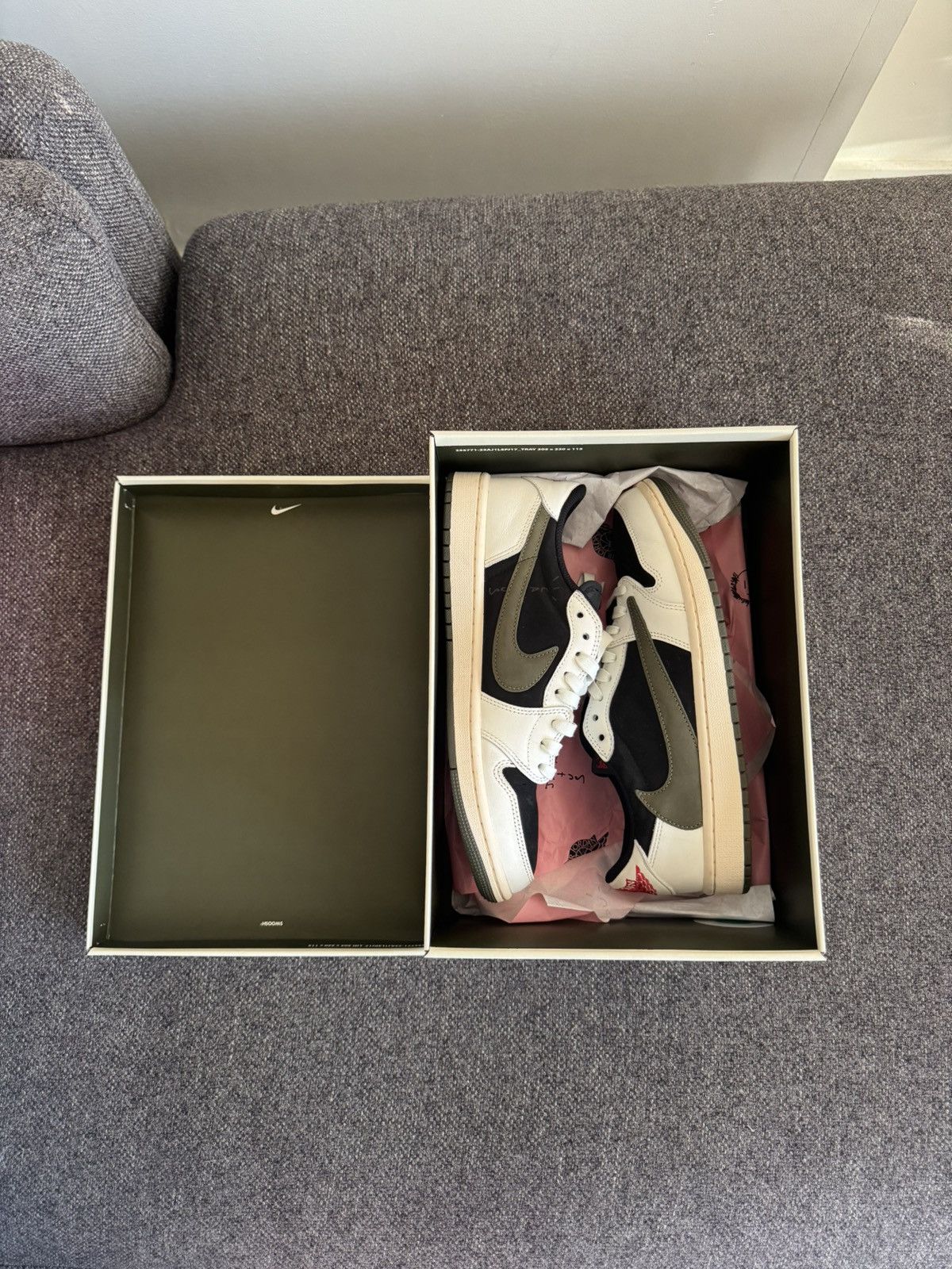 Jordan Brand × Nike × Travis Scott WMNS AIR JORDAN 1 LOW OG SP Size US 9.5 / EU 42-43 - 6 Thumbnail