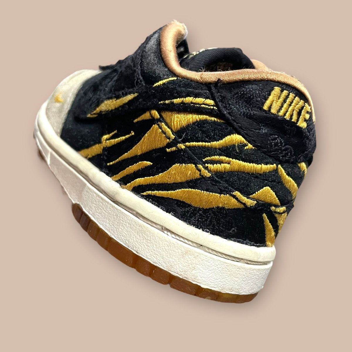 Nike Nike Dunk Low TD ‘God of Wealth’ Size US 5 / EU 37 - 17 Thumbnail