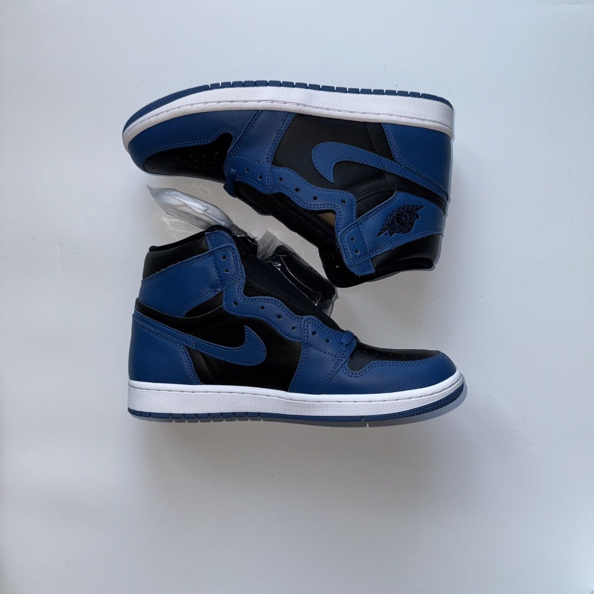 Jordan Brand Jordan 1 Retro High OG Dark Marina Blue Size US 10 / EU 43 - 4 Thumbnail