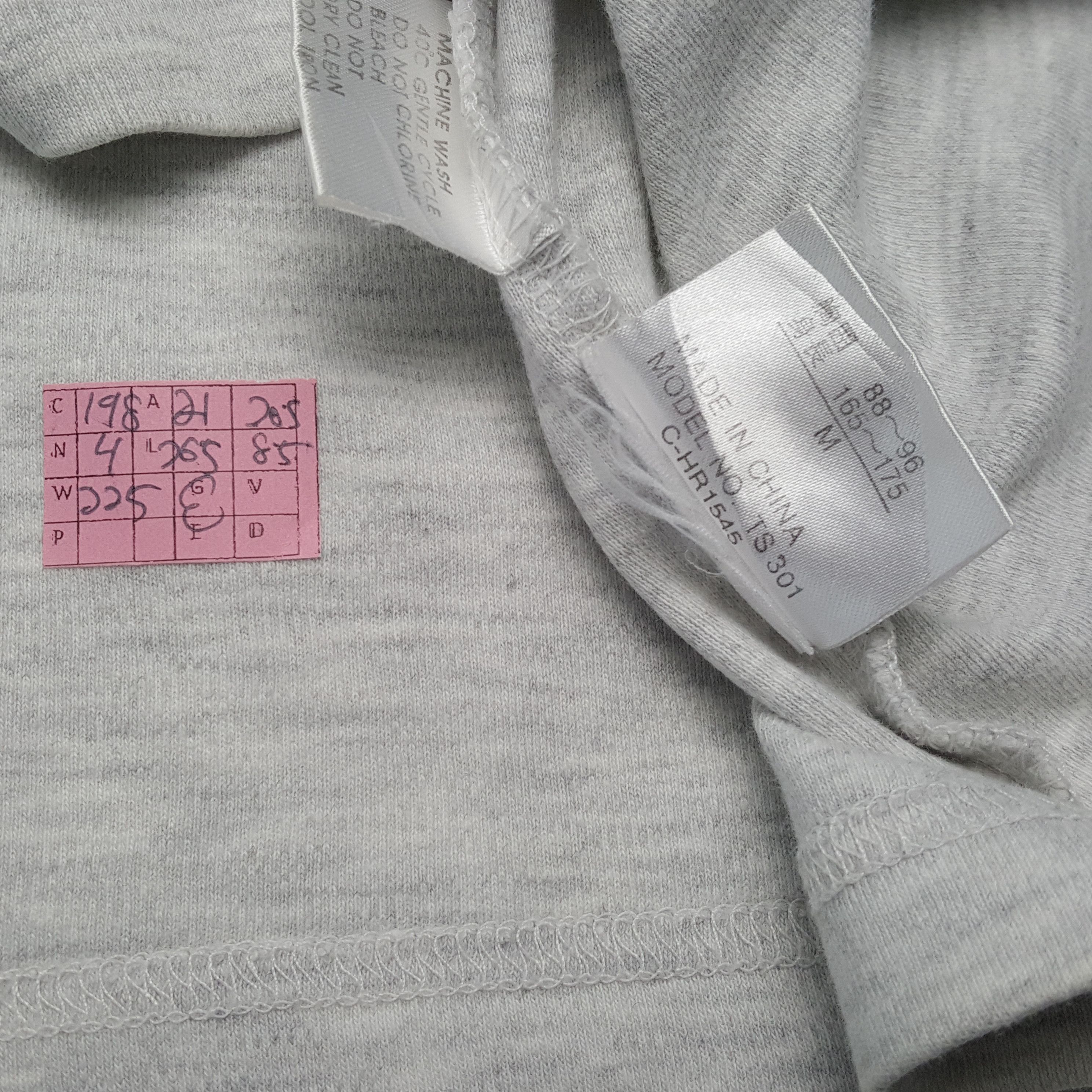 Vintage × Yves Saint Laurent YVES SAINT LAURENT Tshirt Pocket Logo Design Size US L / EU 52-54 / 3 - 4 Thumbnail