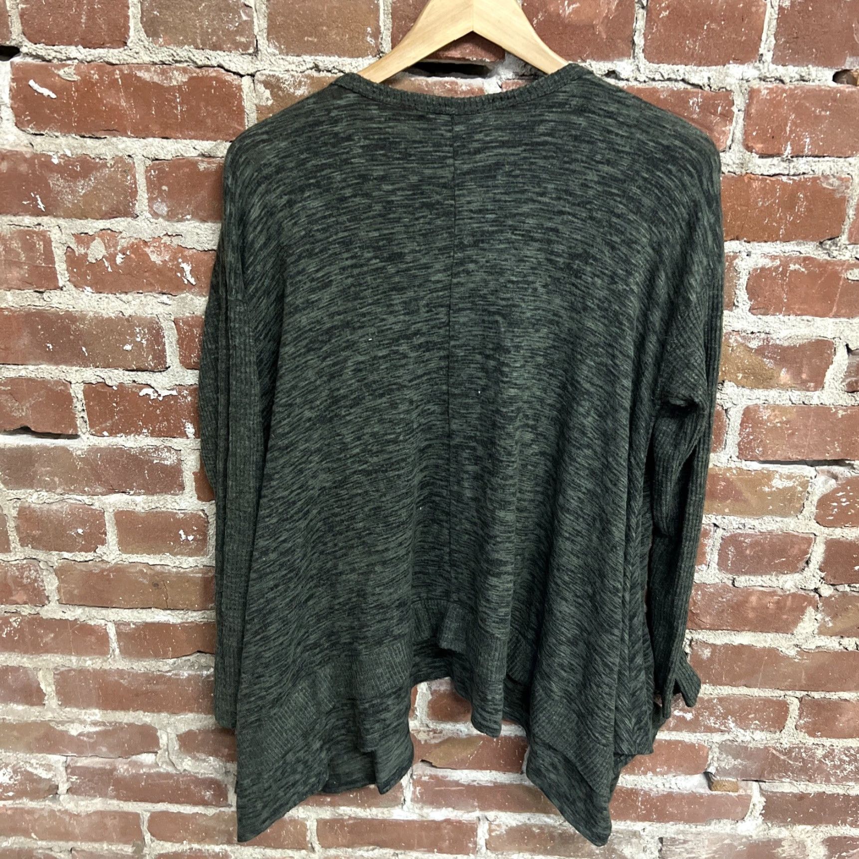 Vintage Sinuous Cardigan Women Green Medium Boho Wool Rayon Sweater Fall Long Sleeve 27.75" Length Mens Womens Girls? Size M / US 6-8 / IT 42-44 - 3 Thumbnail