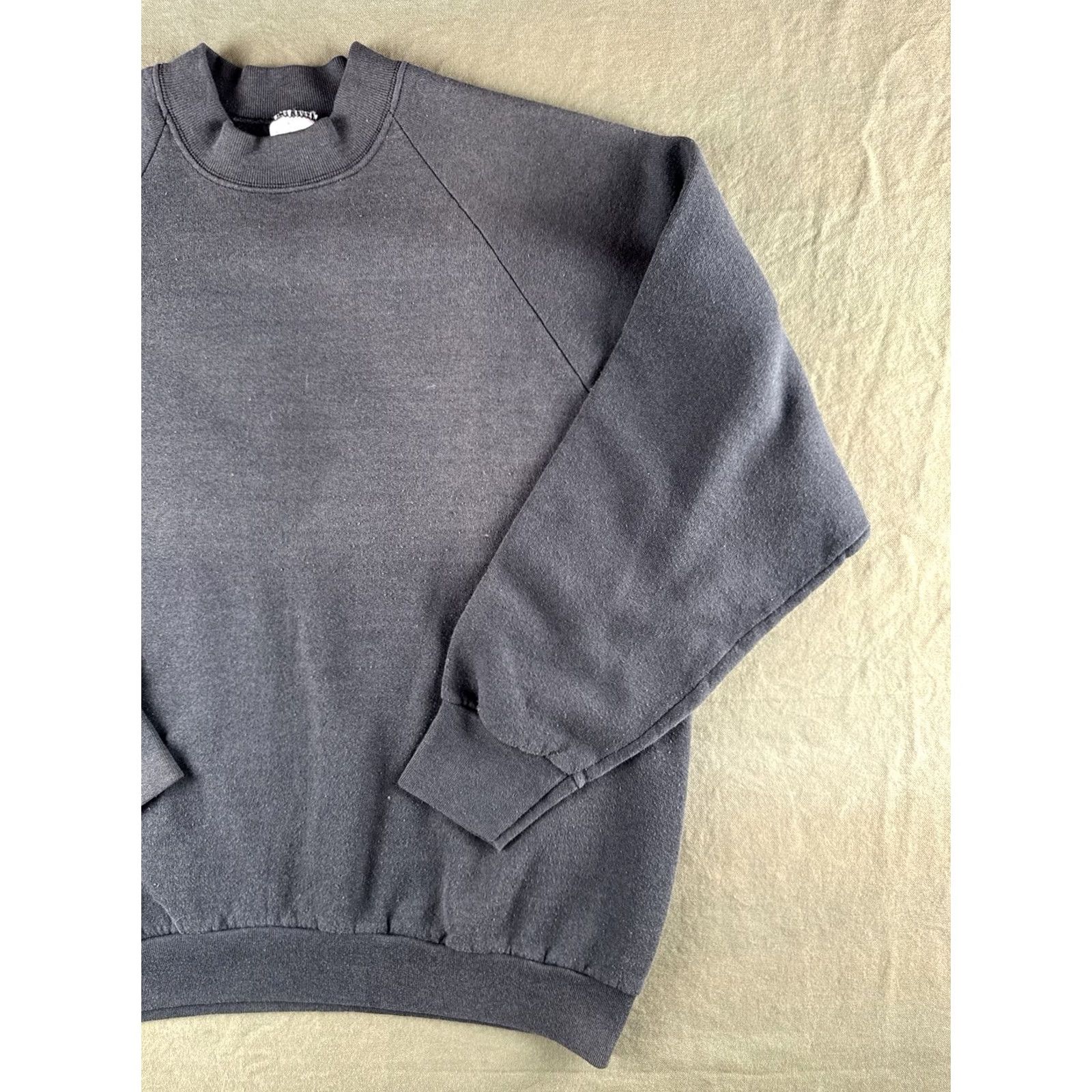 Fruit Of The Loom VINTAGE Fruit of the Loom Sweatshirt Crew Neck Black Large Mens 80s USA Classic Pullover Knit Raglan Sleeve Vintage Relaxed Fit Size US L / EU 52-54 / 3 - 3 Thumbnail