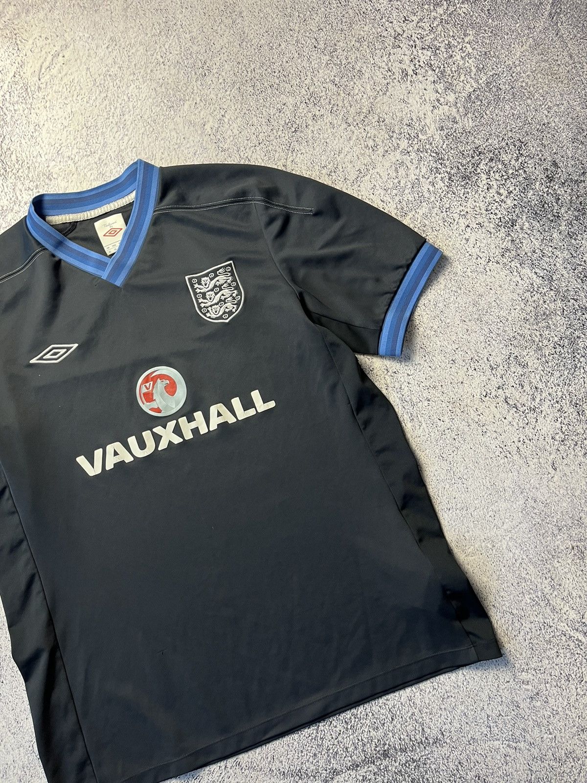 Umbro Vintage ENGLAND 2012 Umbro Vauxhall training shirt Size US XL / EU 56 / 4 - 12 Thumbnail