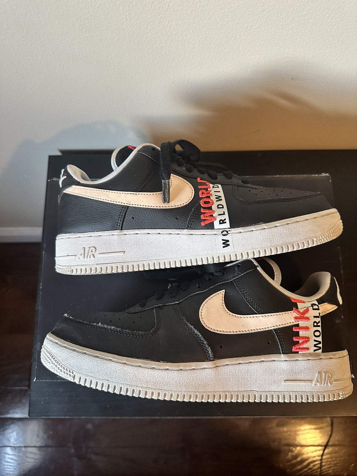 image of Nike Air Force 1 Low '07 Lv8 Shoes in Black, Men's (Size 9)