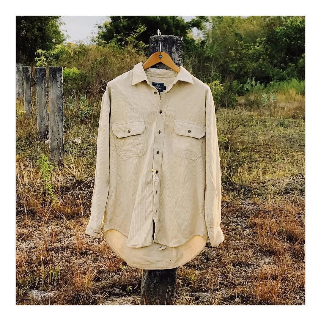 Woolrich Woolen Mills Woolrich Corduroy Solid Corduroy Shirt Made In Mexico Size US L / EU 52-54 / 3 - 1 Thumbnail