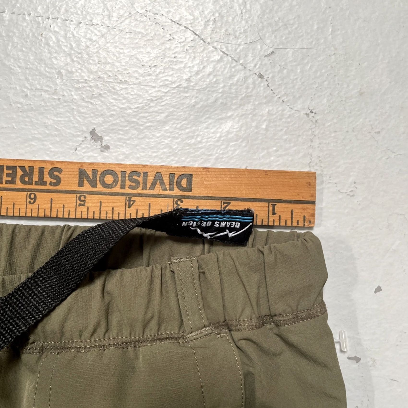 Vintage Beams Japan Tigora Nylon Belted Outdoor Camp Hiking Pants L Green Windbreaker Unisex Adults 30-32 Ready to Wear Size US 33 - 7 Thumbnail