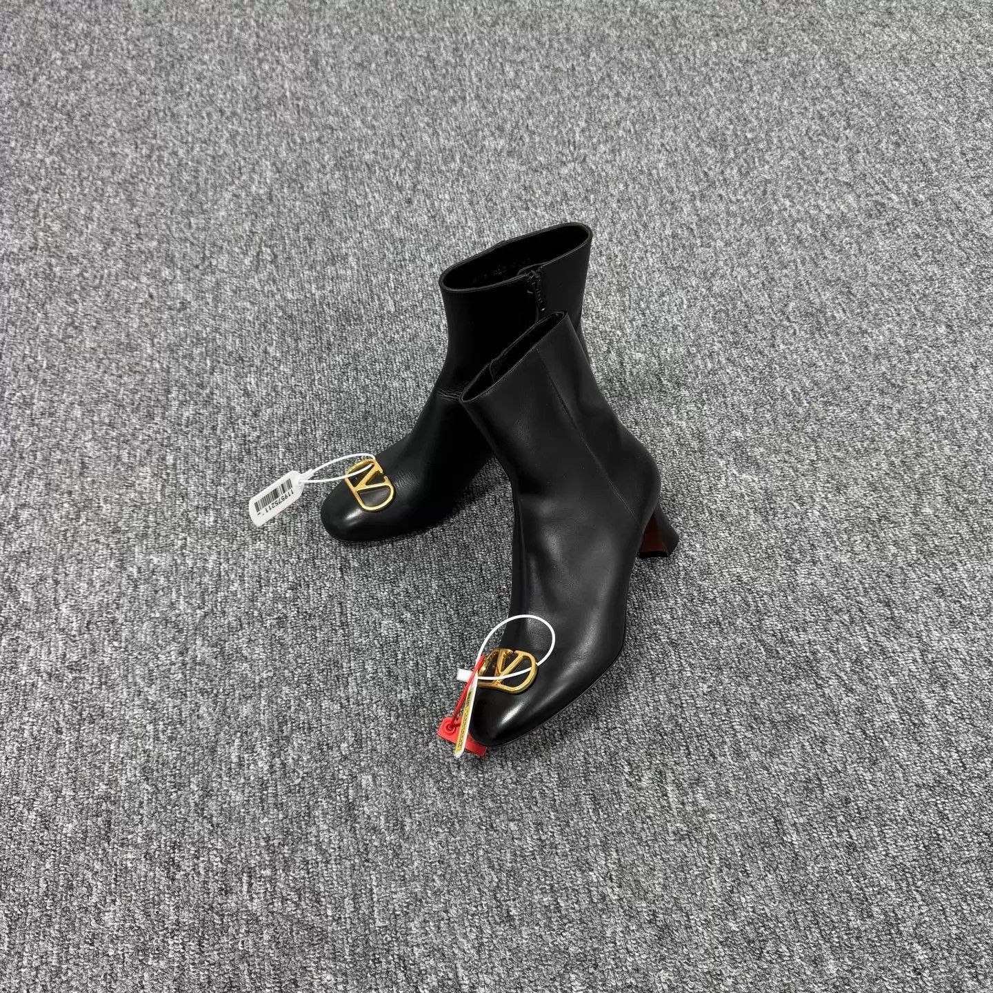 Valentino Valentino Black PointedToe High Heel Ankle Boot 40 Size US 9.5 / IT 39.5 - 1 Thumbnail