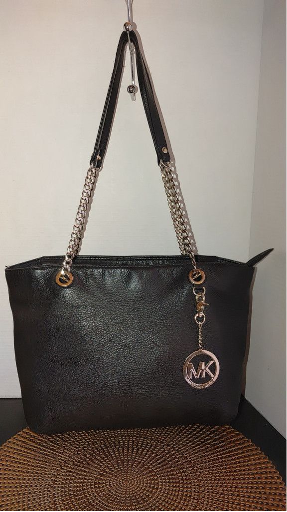 Michael Kors Michael Kors Jet Set Leather Shoulder Bag with Chain Handles Size ONE SIZE - 1 Thumbnail