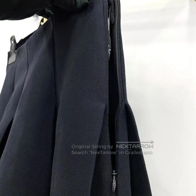 Dior Dior Black Silk Blend Women's Shorts . Size 23" - 6 Thumbnail