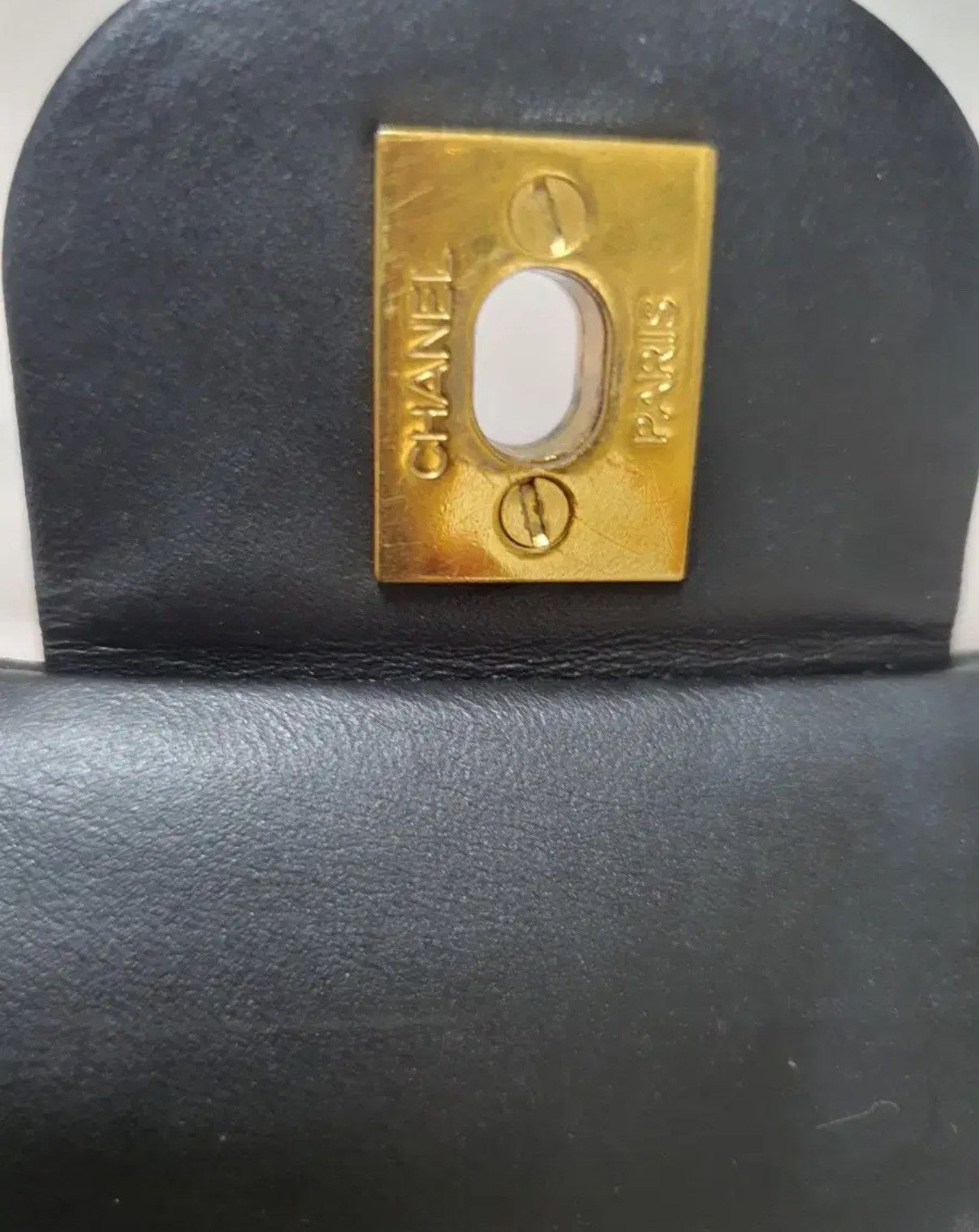 Chanel Chanel Medium Classic Flap (Gold Hardware Size ONE SIZE - 6 Thumbnail