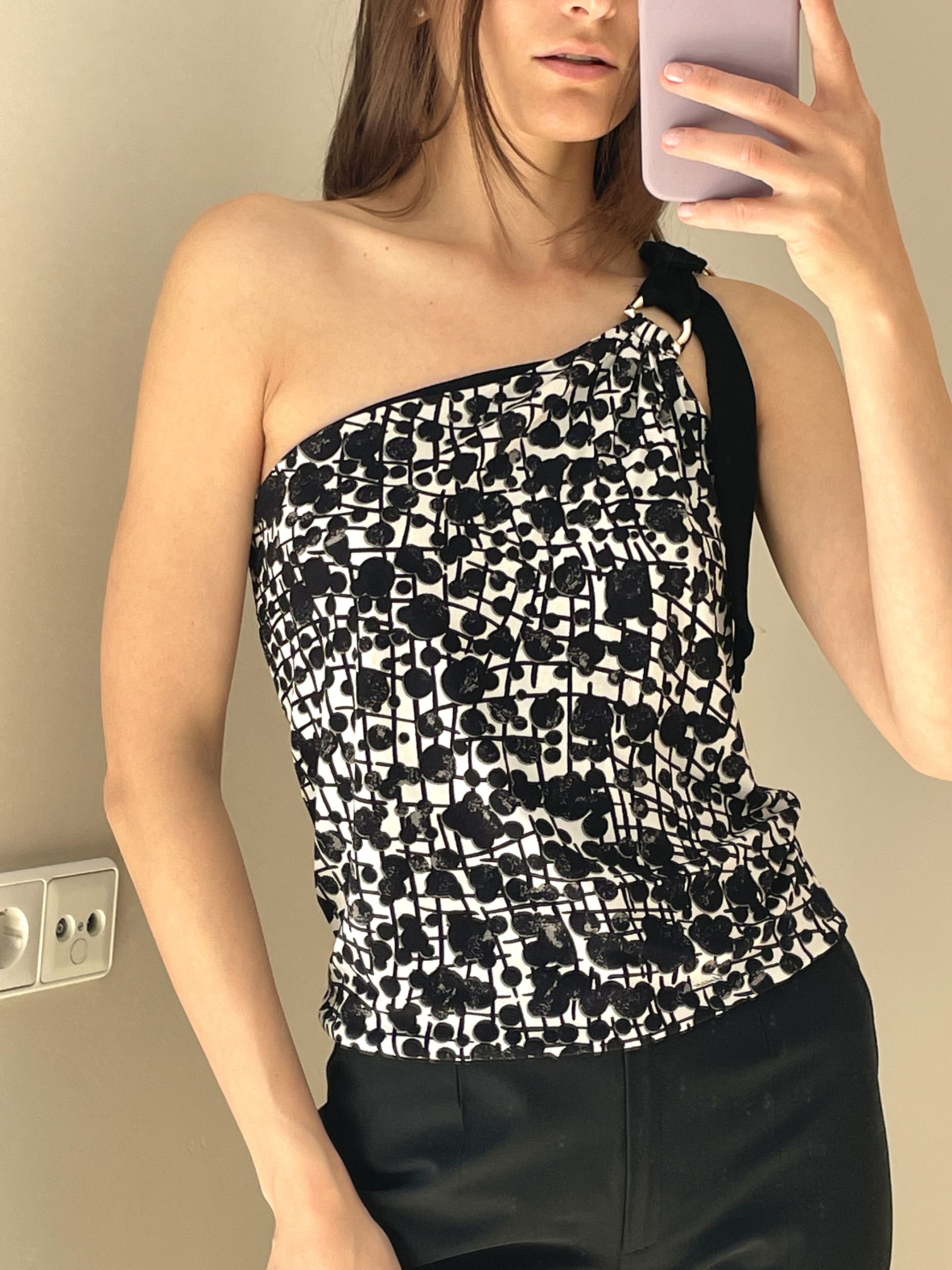 Gucci one shoulder silk top Size XS / US 0-2 / IT 36-38 - 2 Thumbnail