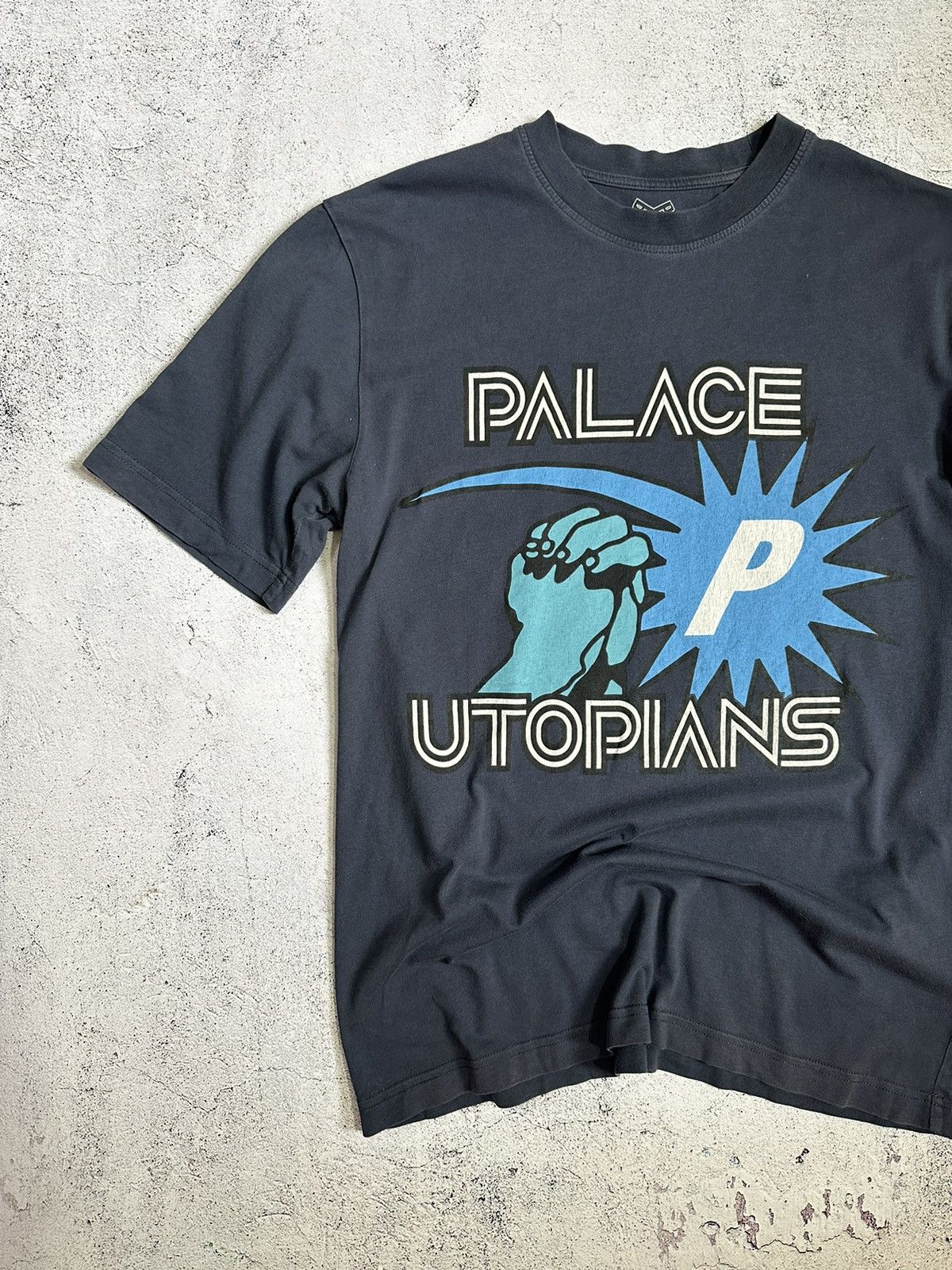 Palace 🩸RARE🩸 Palace Utopians tee Size US M / EU 48-50 / 2 - 3 Thumbnail