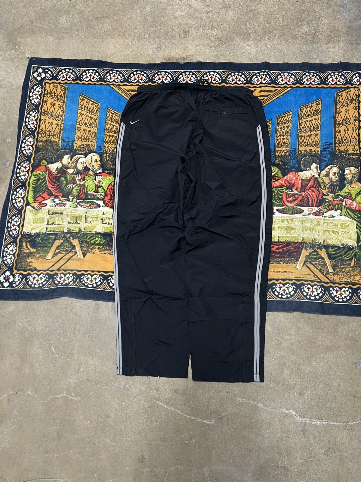 Nike Black Nike track pants size L side stripes baggy skater y2k Size US 34 / EU 50 - 2 Thumbnail