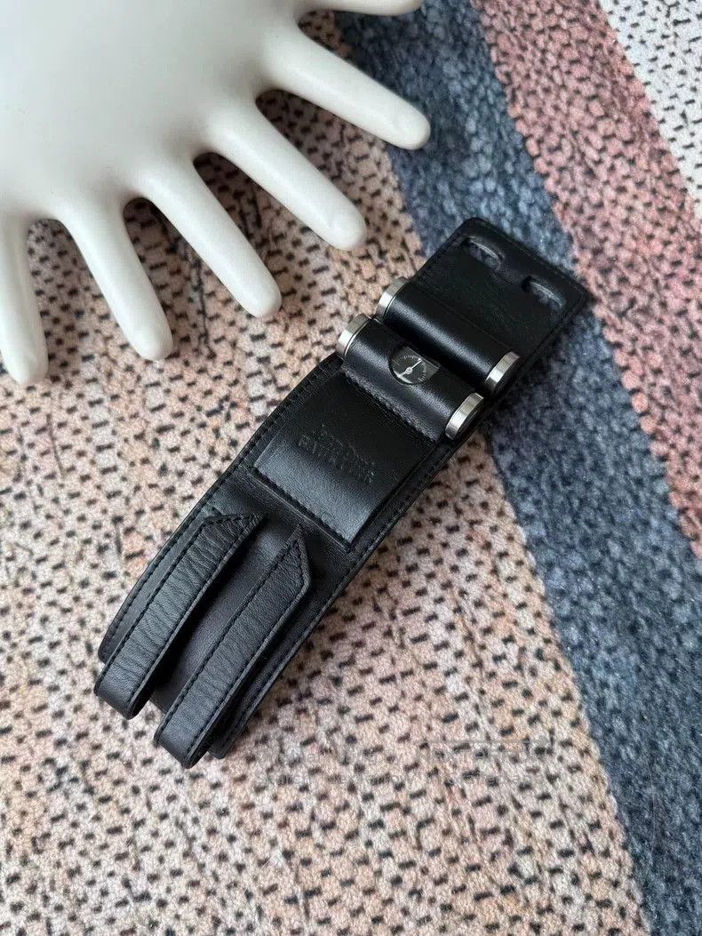 Jean Paul Gaultier Jean Paul GAULTIER Leather Bullet Watch. Size ONE SIZE - 8 Thumbnail