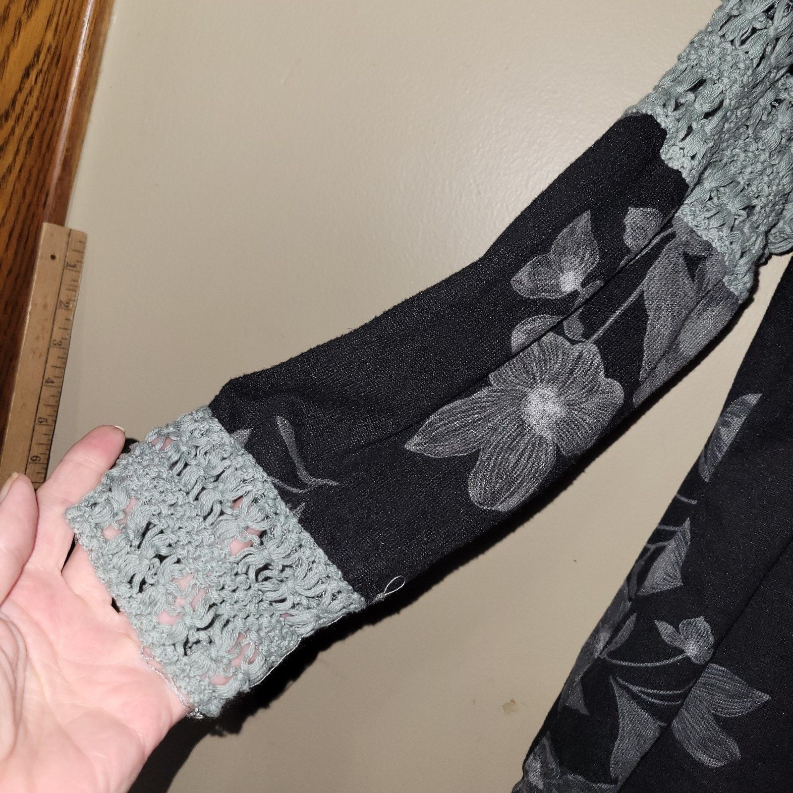 & Other Stories BloomChic 18-20 Floral Print Crochet Trim Top Black Gray Size XXL / US 16-18 / IT 52-54 - 3 Thumbnail