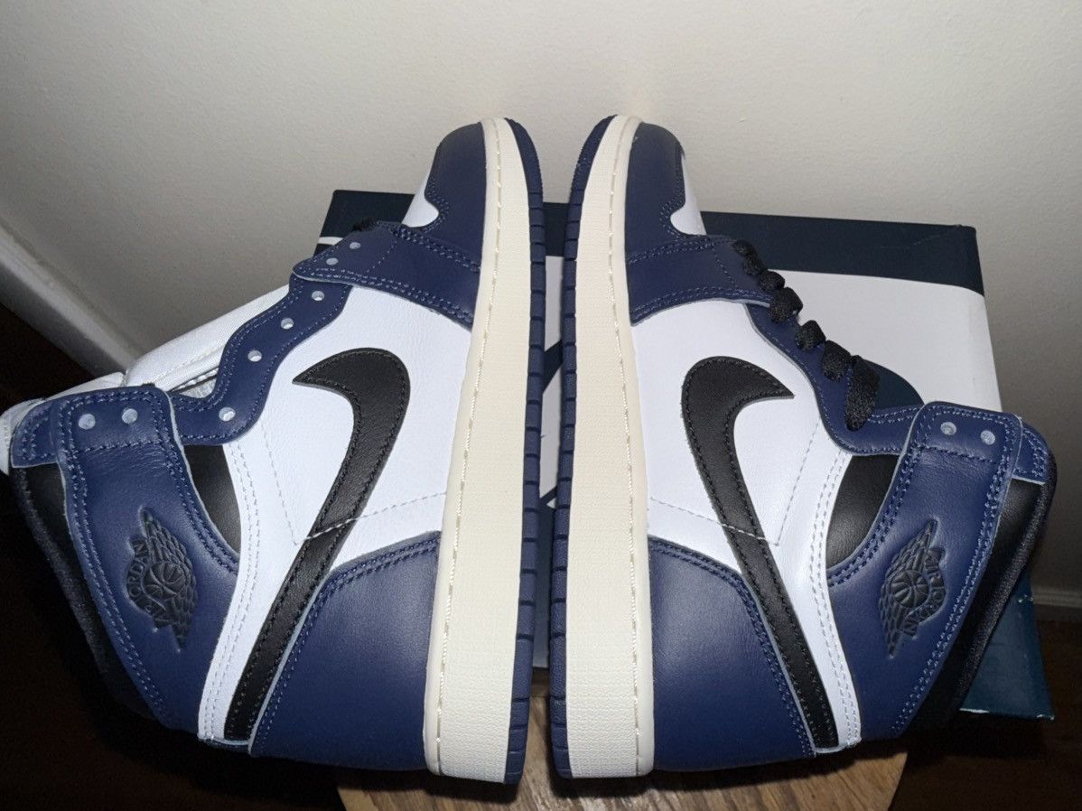 Nike Nike Air Jordan 1 Retro OG hi top NIB 5.5y 7w NEW DS w/ box Size US 5.5 / EU 38 - 8 Thumbnail