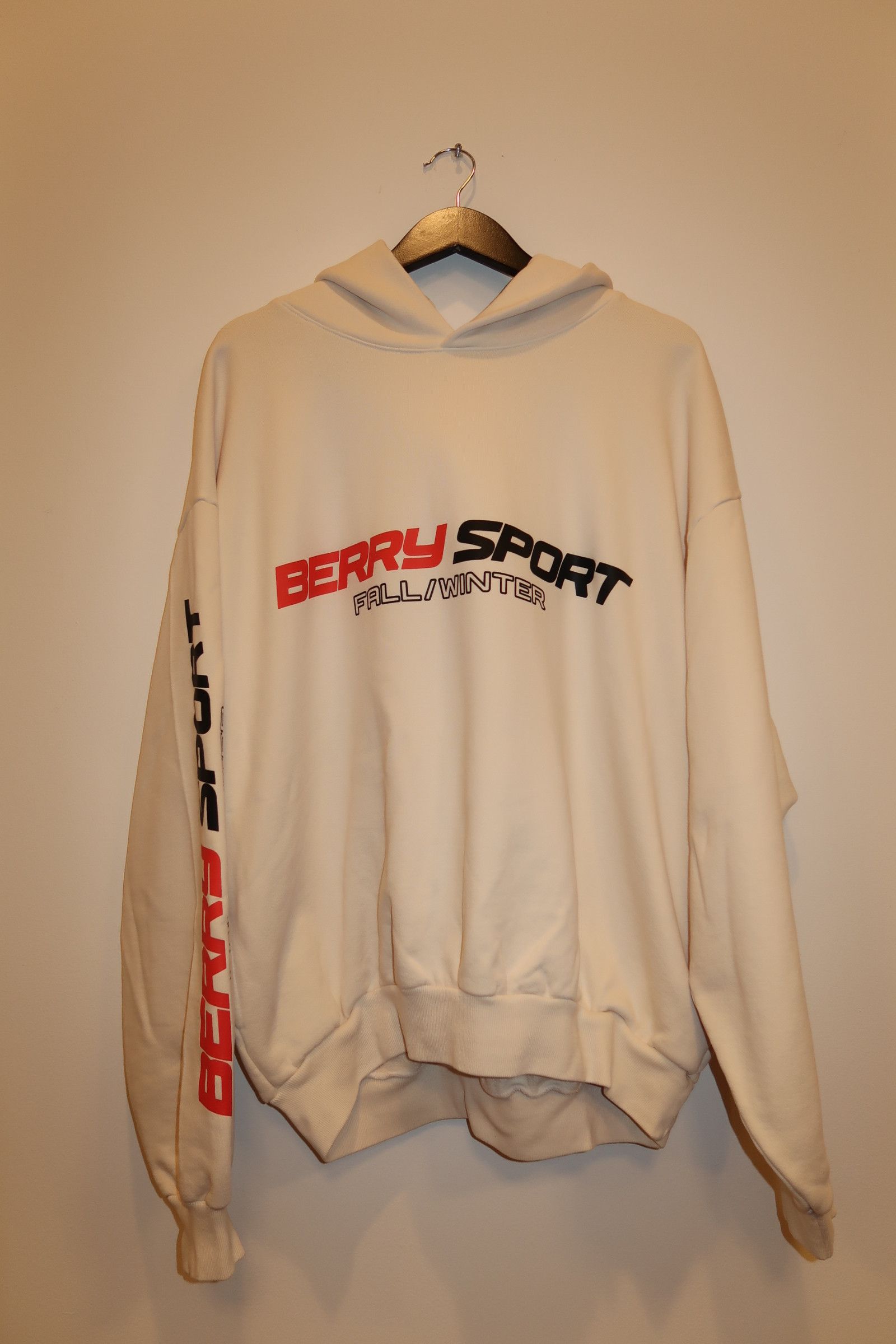 The GV Gallery THE GV GALLERY BERRY SPORT HOODIE CREAM Size US L / EU 52-54 / 3 - 2 Thumbnail