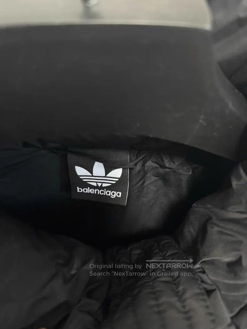 Balenciaga Balenciaga Black Puffer Jacket with Three Stripes on the S Size US S / EU 44-46 / 1 - 5 Thumbnail
