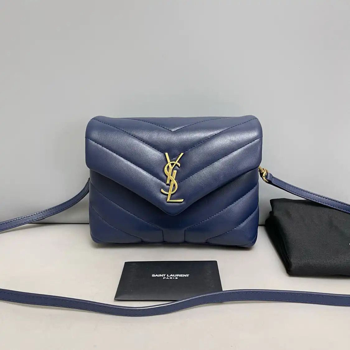 Saint Laurent Paris Saint Laurent Paris YSL LOULOU ultra Small blue cowhide leather quilted Vsquare Size ONE SIZE - 1 Thumbnail