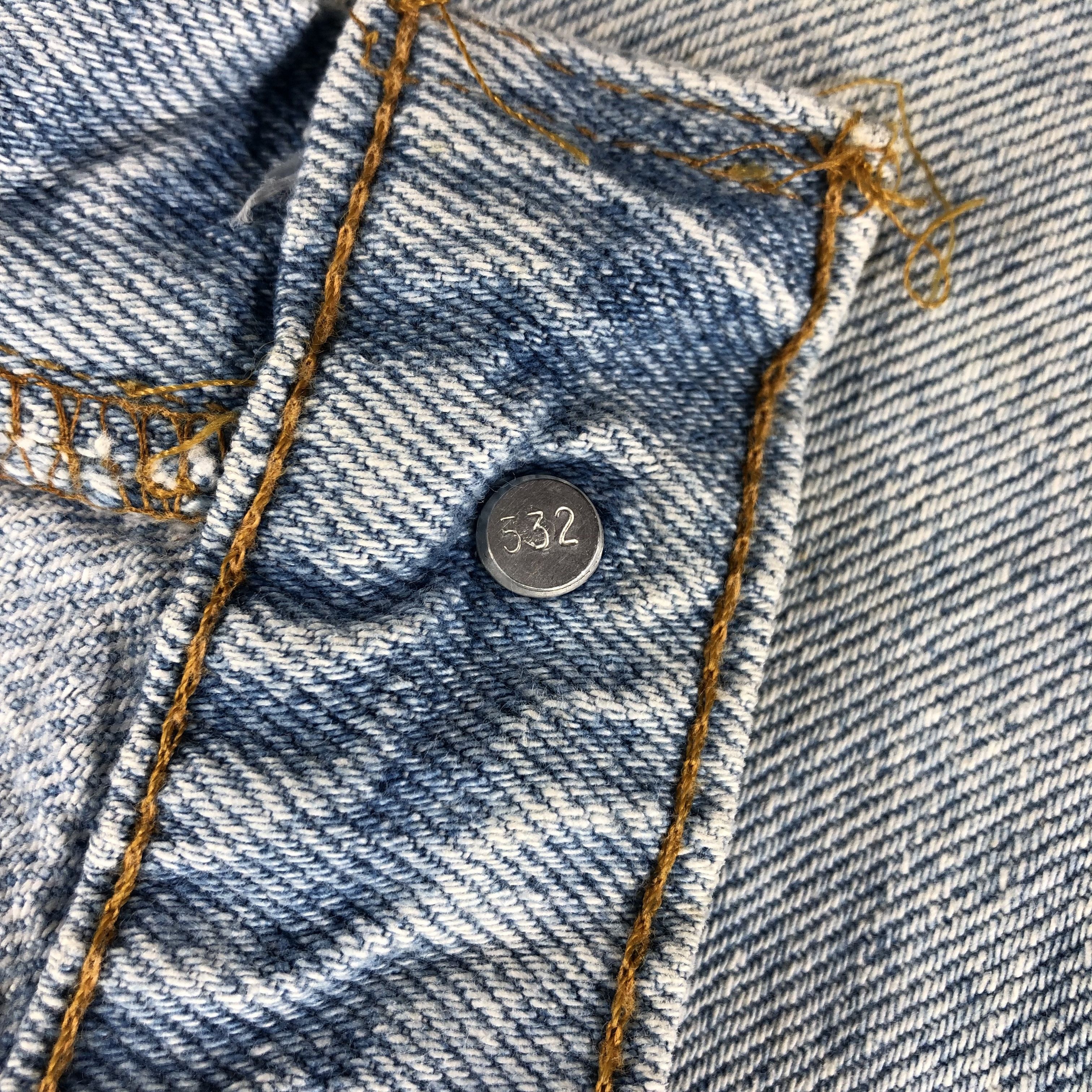 Levi's Vintage 90s Light Wash Levis 505 Jeans-J2593 Size US 36 / EU 52 - 13 Thumbnail