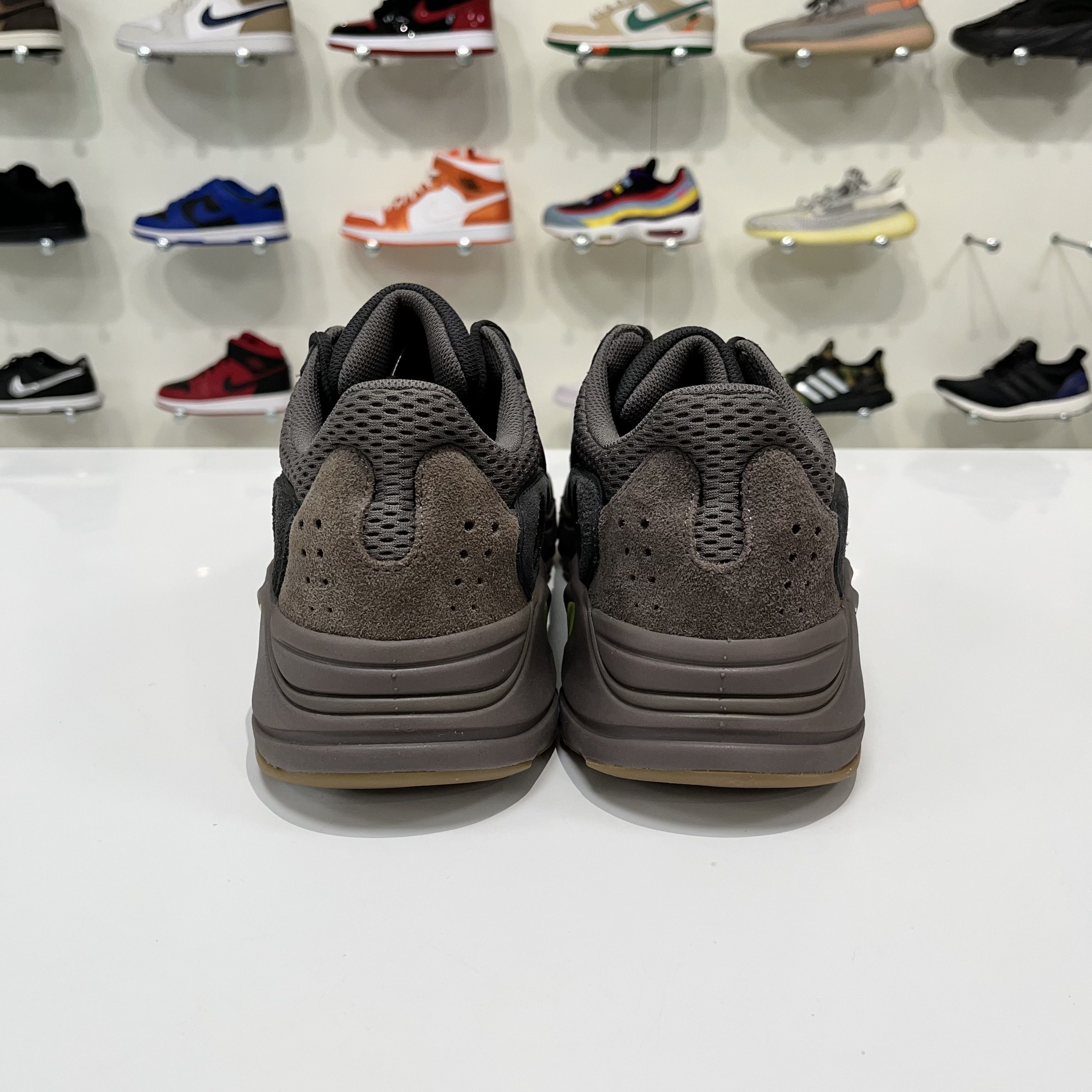 Adidas Adidas Yeezy Boost 700 Mauve Size US 11 / EU 44 - 5 Thumbnail