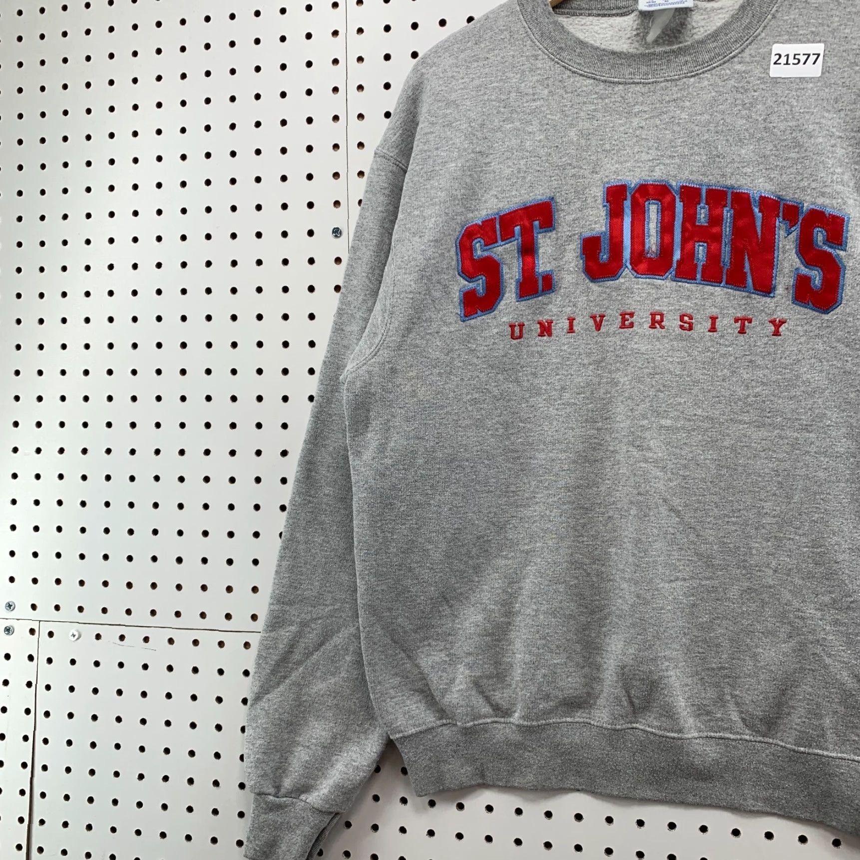 Champion VINTAGE St John University Sweatshirt Mens Medium Gray Champion Crewneck Fleece Embroidered University Mens Size US M / EU 48-50 / 2 - 3 Thumbnail