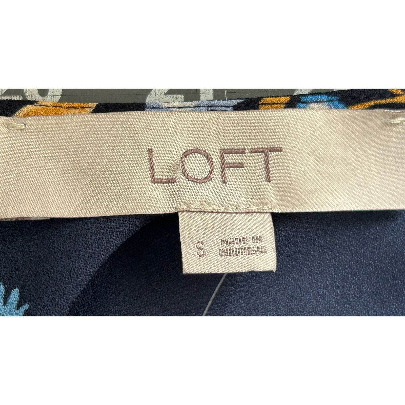Loft LOFT | Women's Navy Blue Floral Blouse | NWT | Small Size S / US 4 / IT 40 - 3 Thumbnail