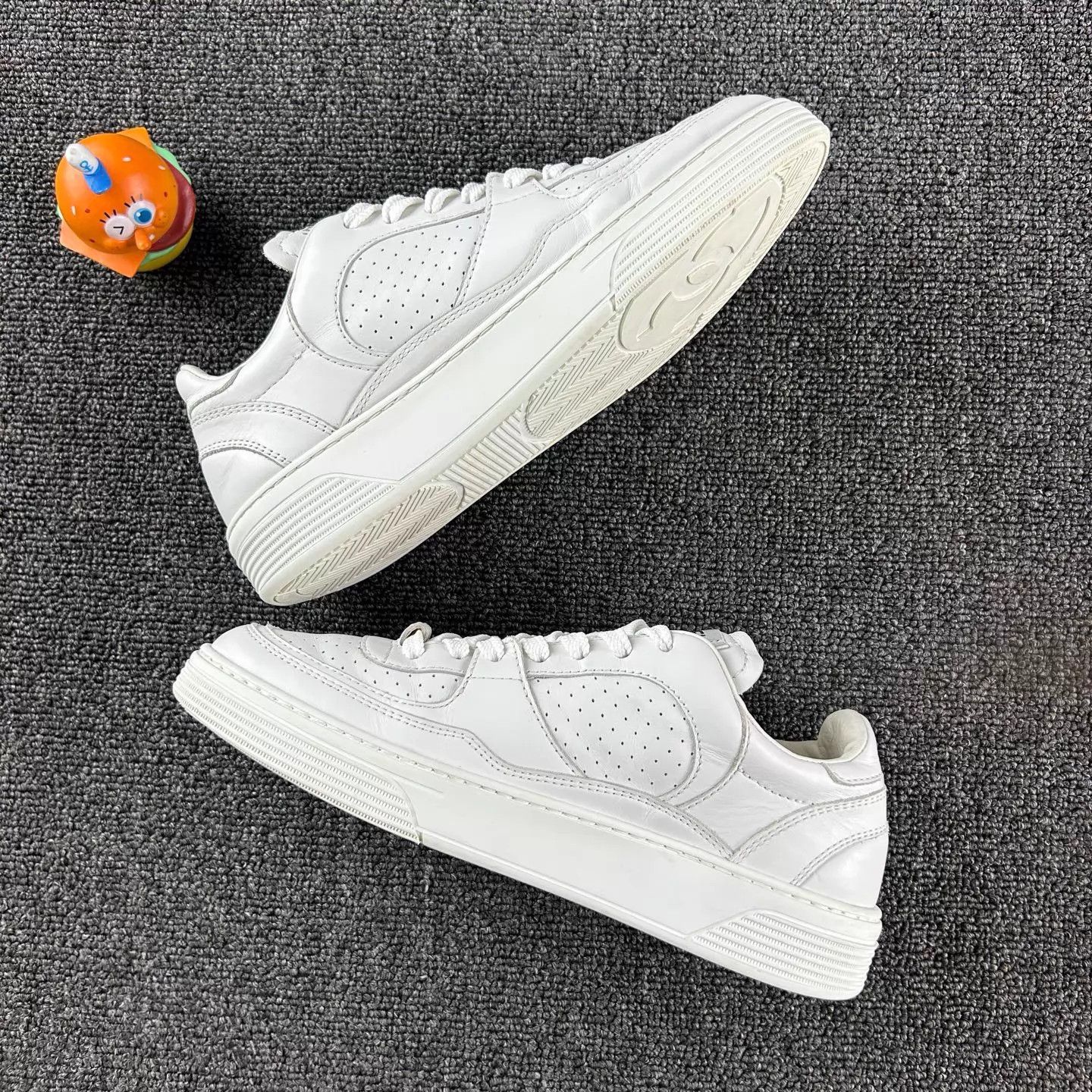 Chanel Chanel 23A White CC Logo Sneaker 37.5 Size US 7 / IT 37 - 3 Thumbnail