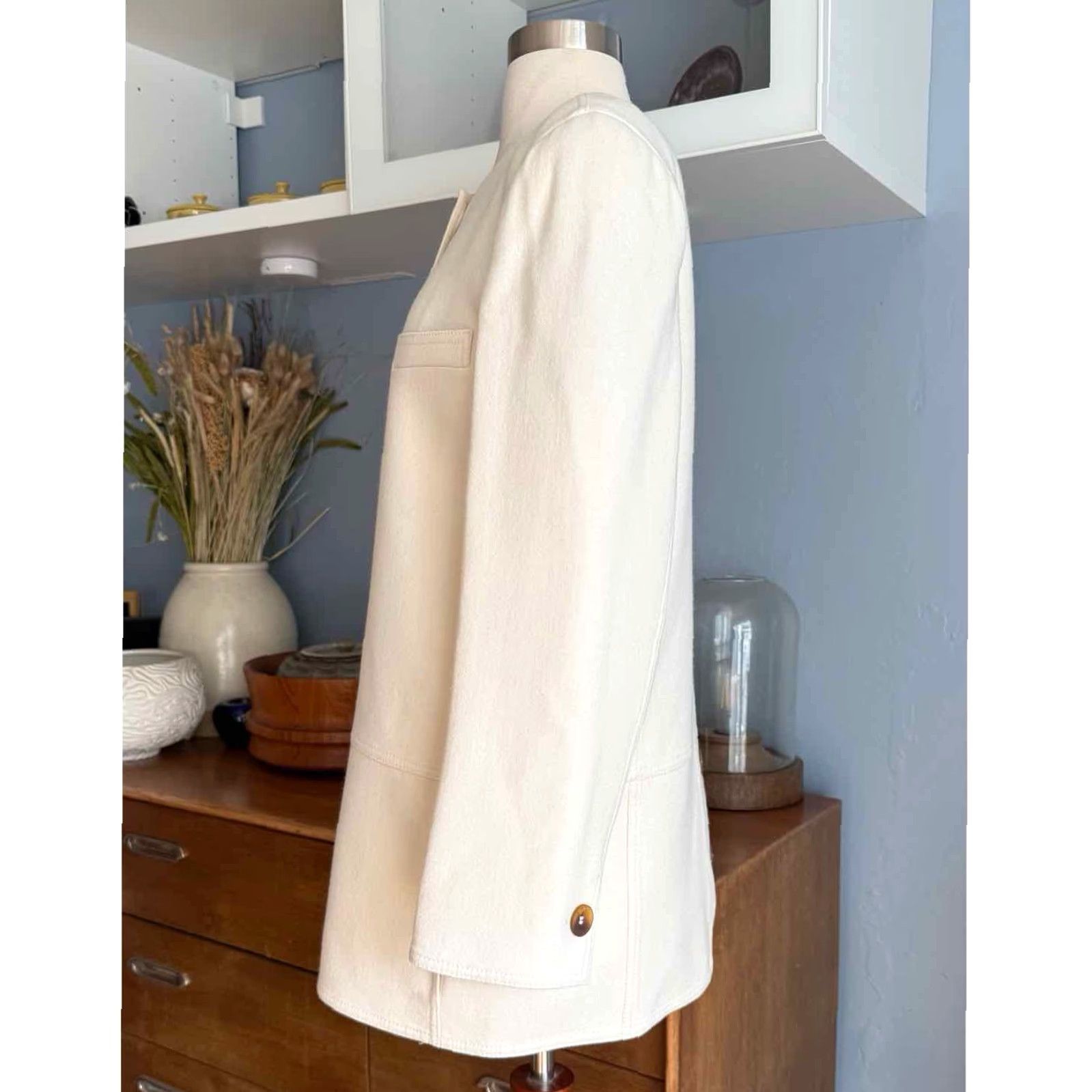 Louis Feraud VINTAGE Louis Feraud 2 Piece Ivory Wool Jacket & Skirt Suit Women 10 Size 32" / US 10 / IT 46 - 6 Thumbnail