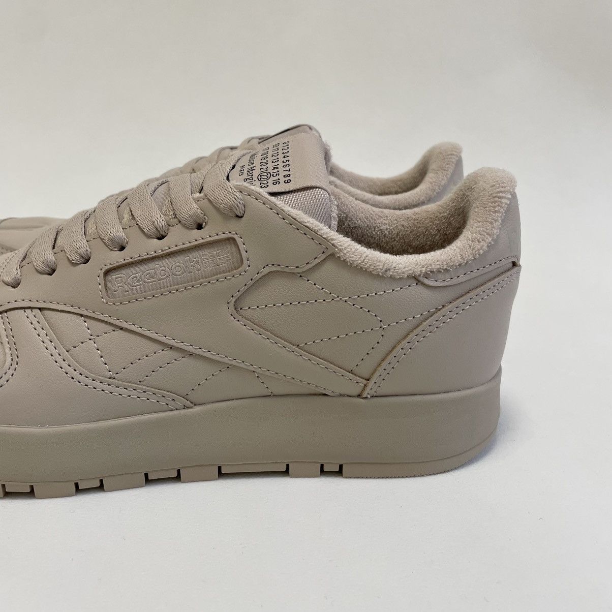 Maison Margiela × Reebok Beige Leather ‘Project 0 CL’ Tabi Sneakers Size US 10 / IT 40 - 20 Thumbnail