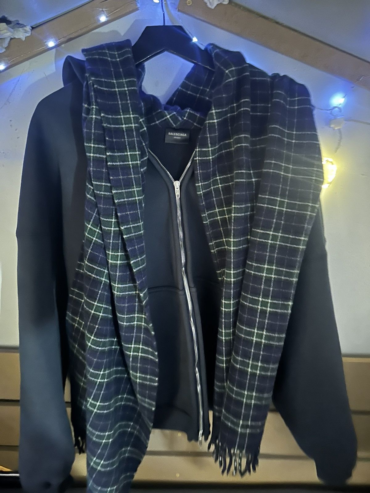 Balenciaga Balenciaga Scarf incognito hoodie size 2 Size US M / EU 48-50 / 2 - 15 Thumbnail